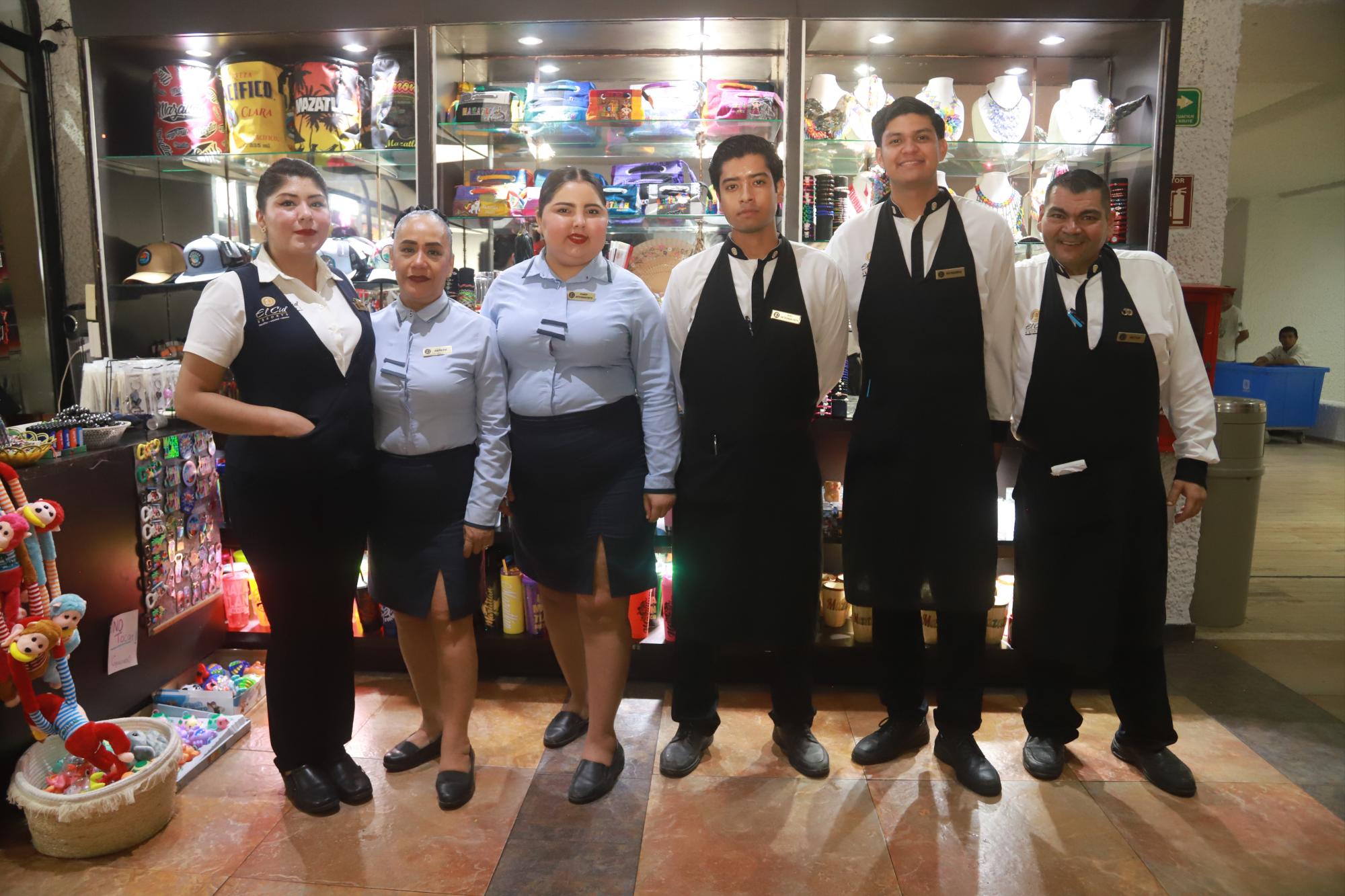 $!Viviana Guerrero, Amparo Peinado, Vianey Torres, Axel Ramos, Raymundo Gastélum y Héctor Moraila.