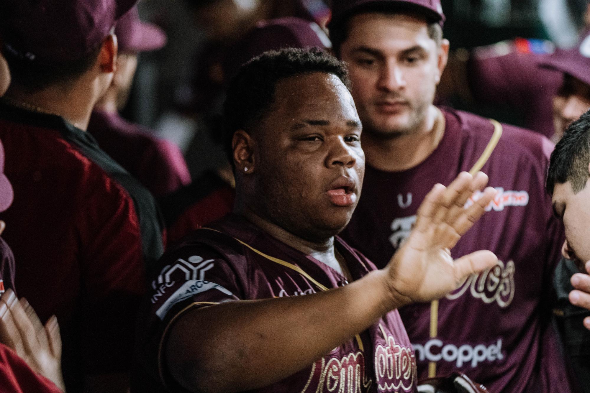 $!Cañeros de Los Mochis apalea a domicilio a Tomateros de Culiacán