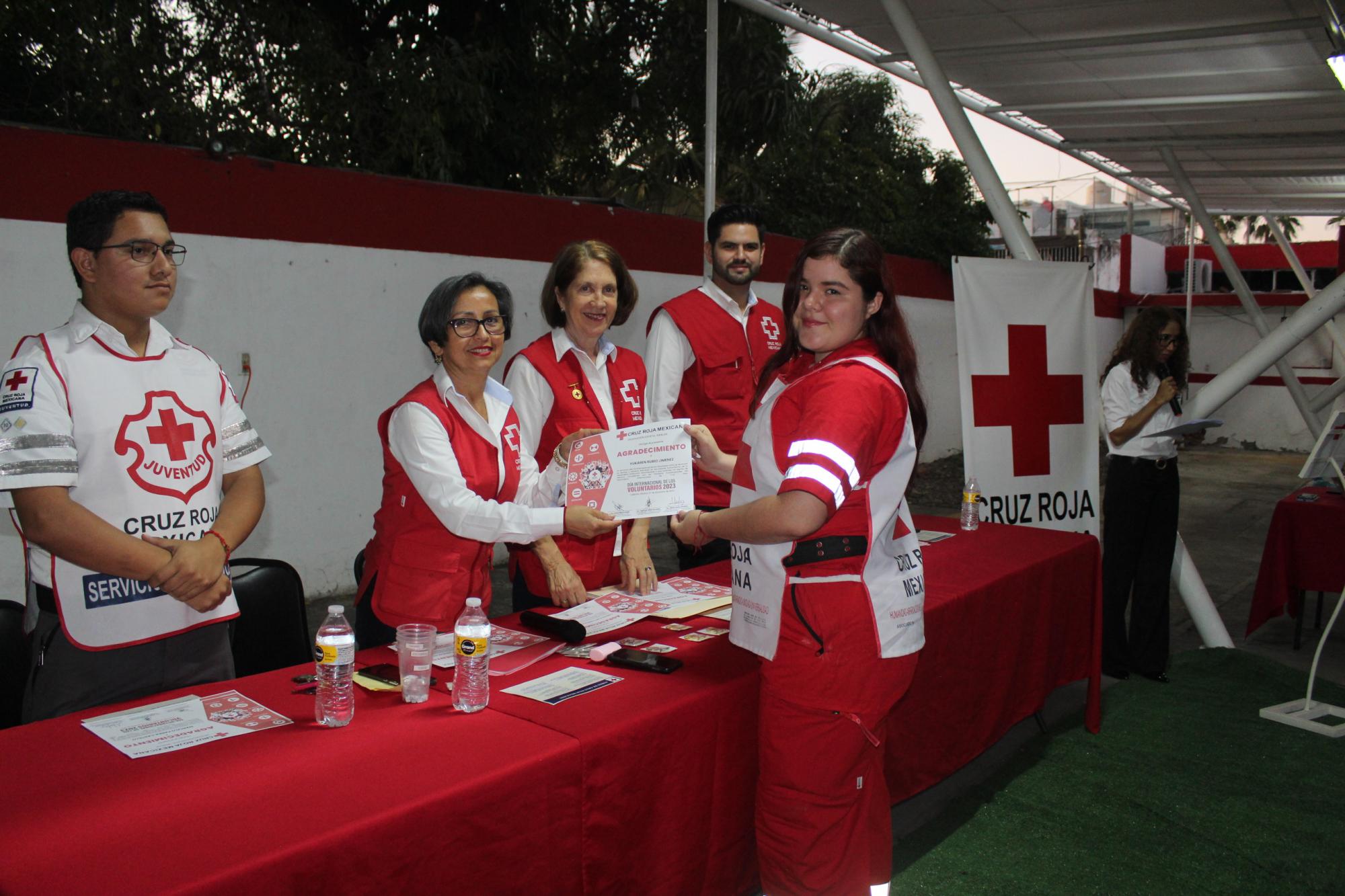 $!Cruz Roja Mazatlán entrega reconocimientos a voluntarios