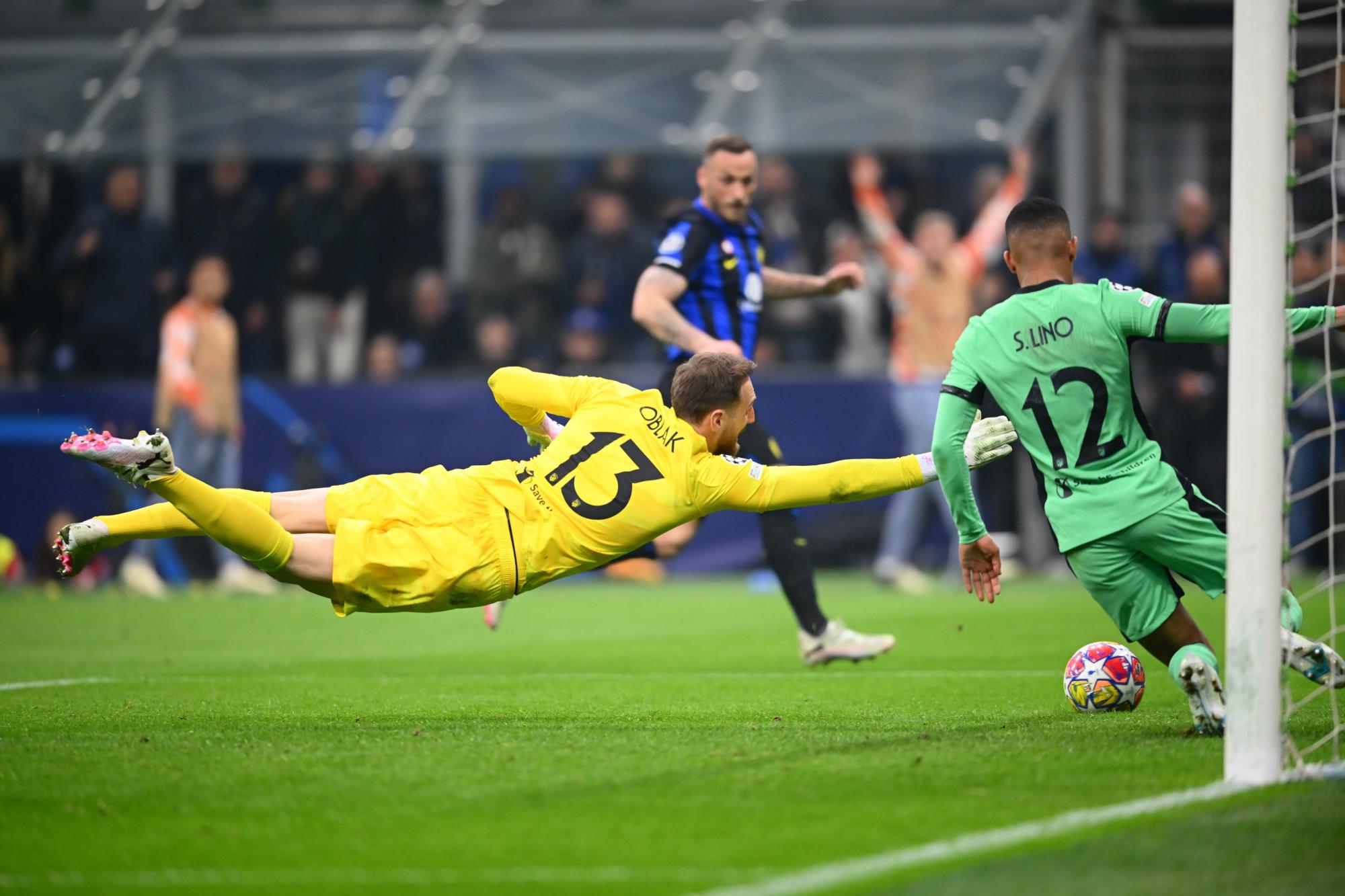 $!El Inter da un paso hacia los cuartos de Champions