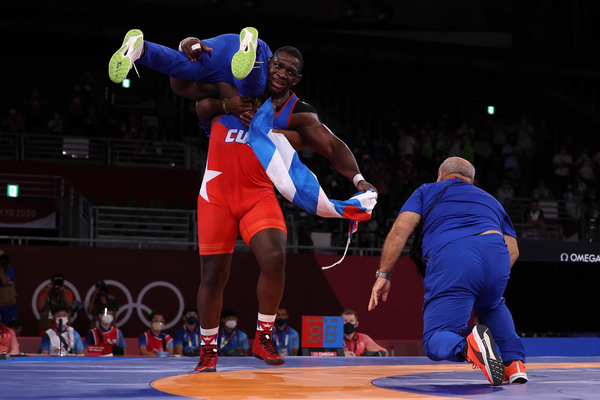 $!Cubano Mijaín López hace historia con su cuarto oro olímpico seguido en grecorromana