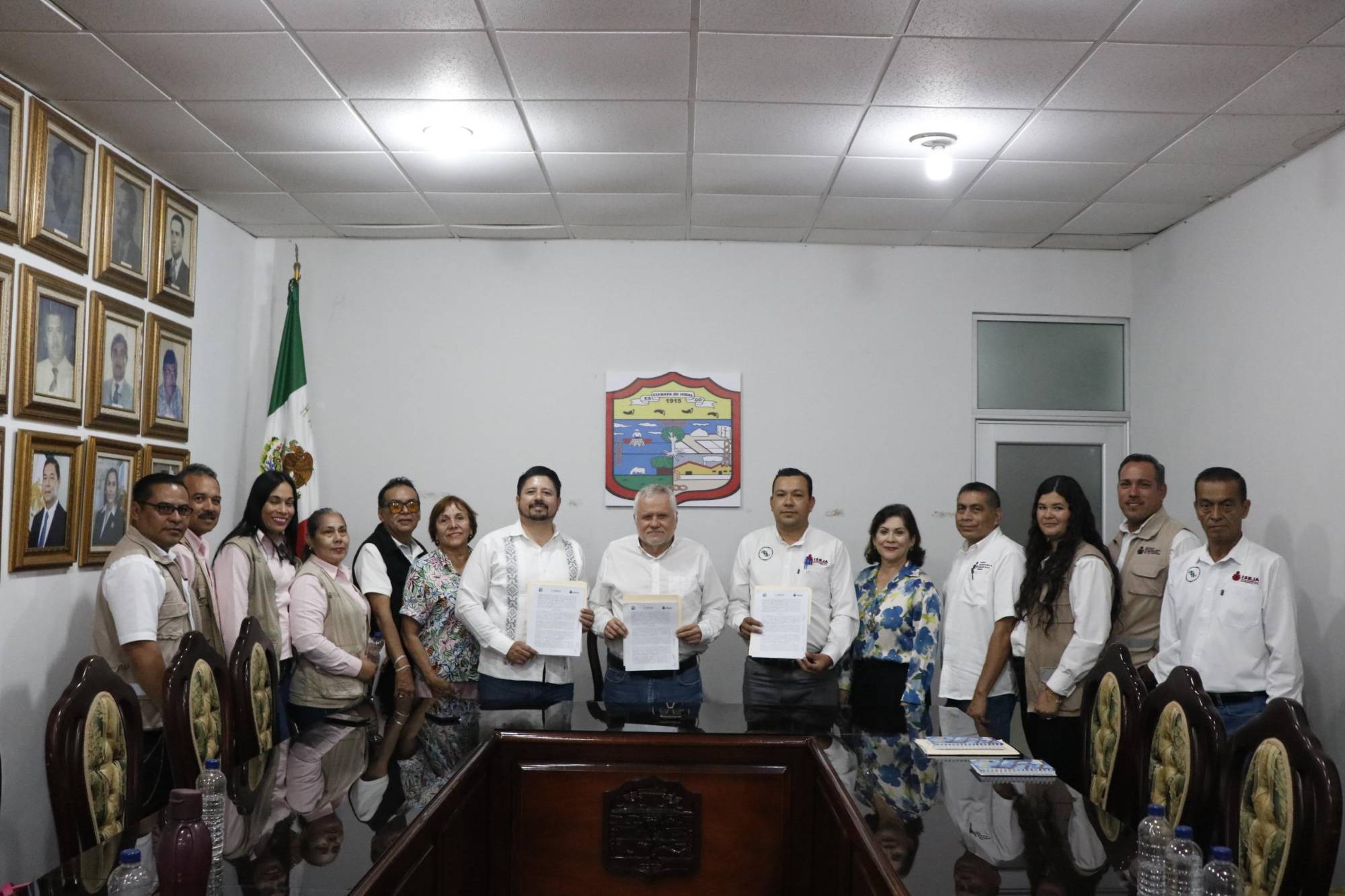 $!Ayuntamiento de Escuinapa firma convenio con ISEJA para combatir el analfabetismo entre servidores públicos