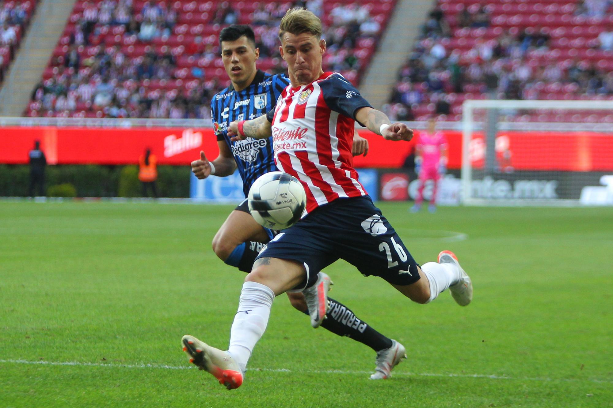 $!Chivas y Querétaro empatan en duelo de grandes goles