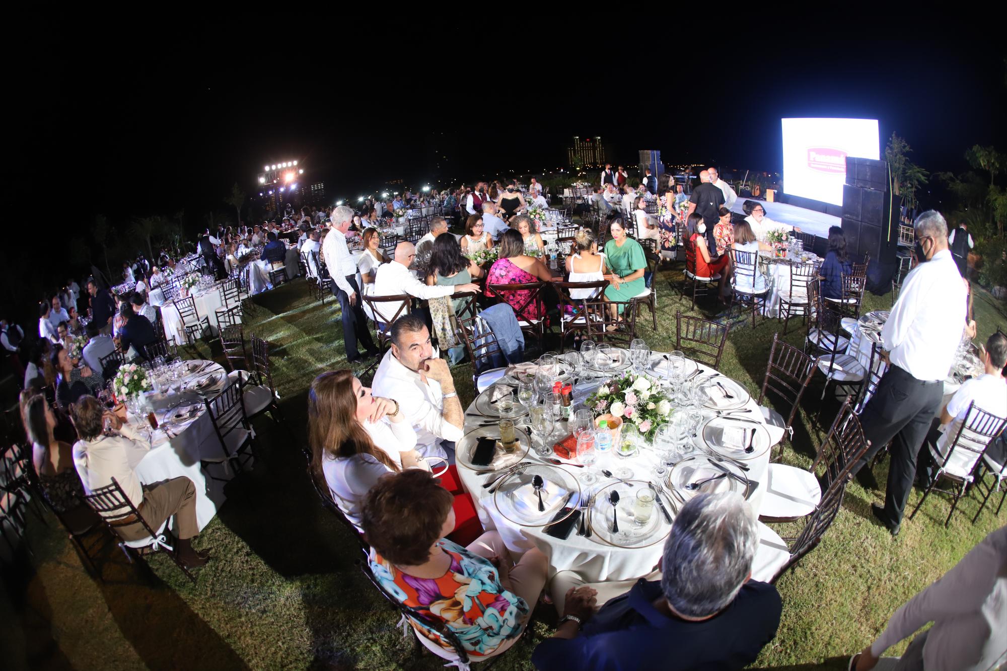 $!Se presenta A qué sabe Sinaloa en una cena a beneficio del Banco de Alimentos de Mazatlán.
