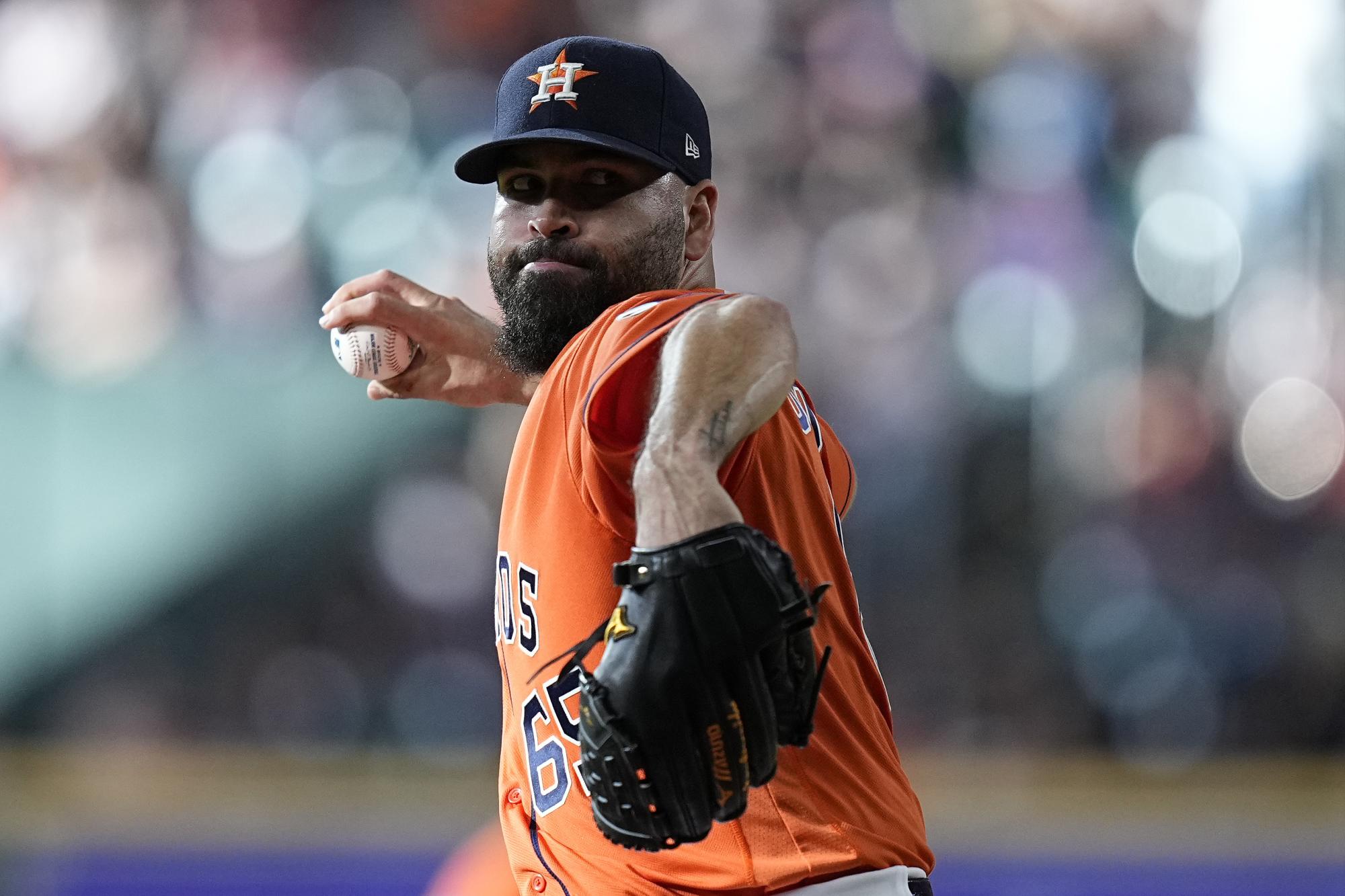 $!José Urquidy espera que dolor en el hombro no sea grave