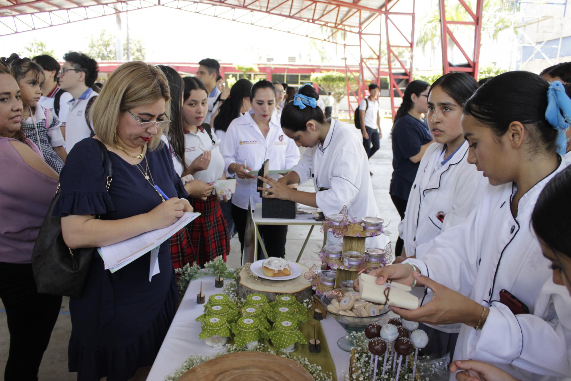 $!Muestran estudiantes del CBTIS 51 el proyecto Aprenden para emprender