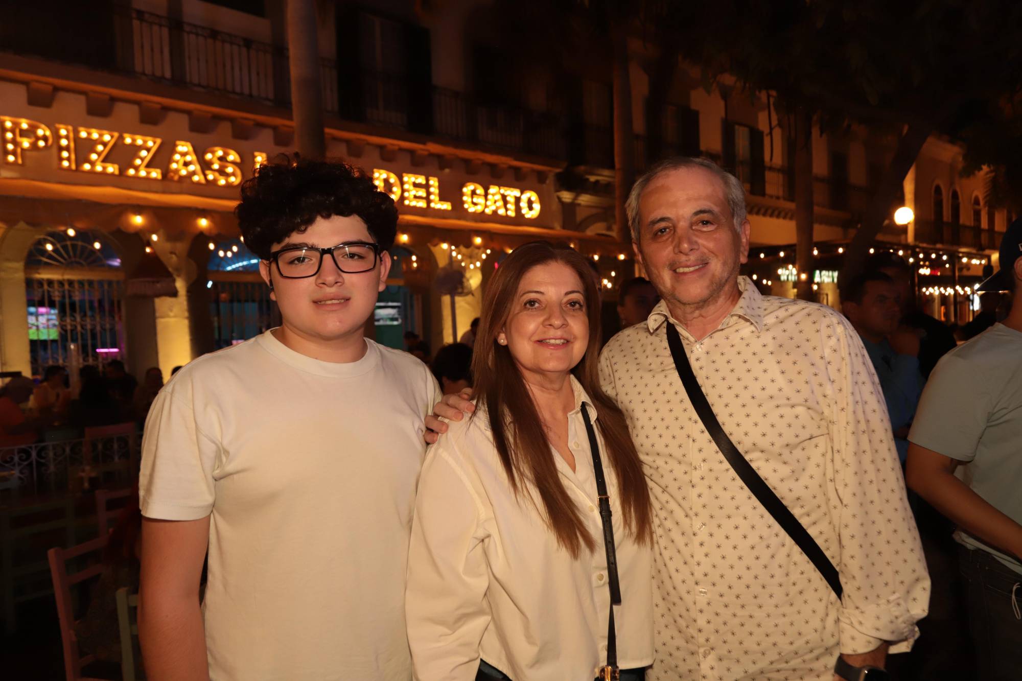 $!Luis Lauro Vega Meléndrez, Beatriz Castro de Meléndrez y Lauro Meléndrez.