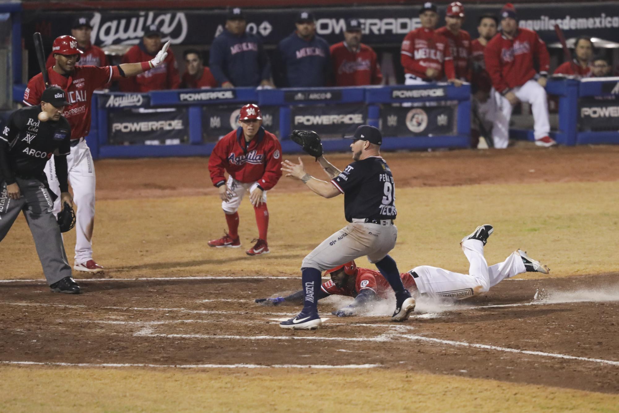 $!Águilas y Sultanes dividen en la doble cartelera, en la frontera
