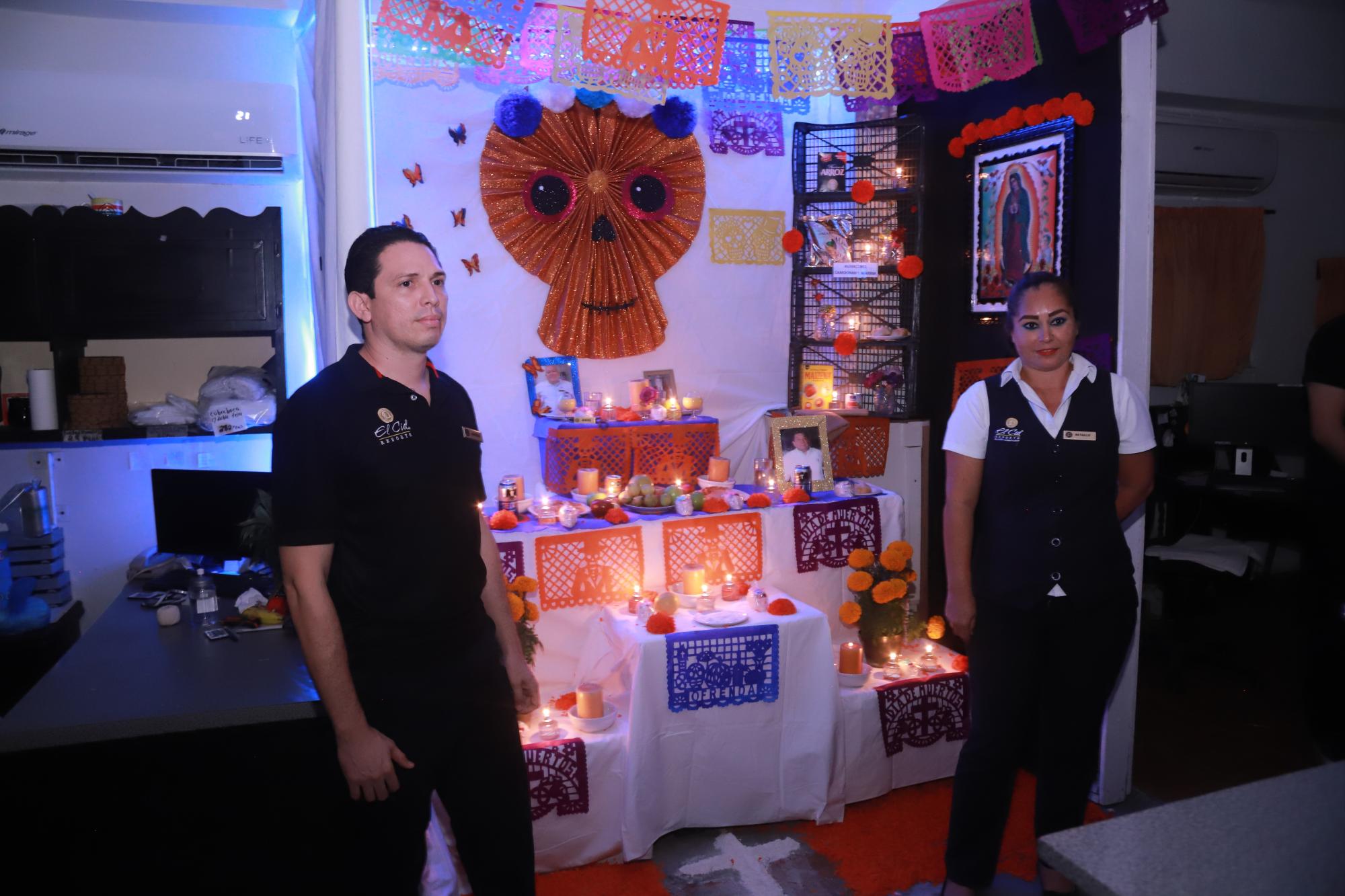 $!José Alfredo Orrante y Natalie Caledo, del equipo Almacén CMG.