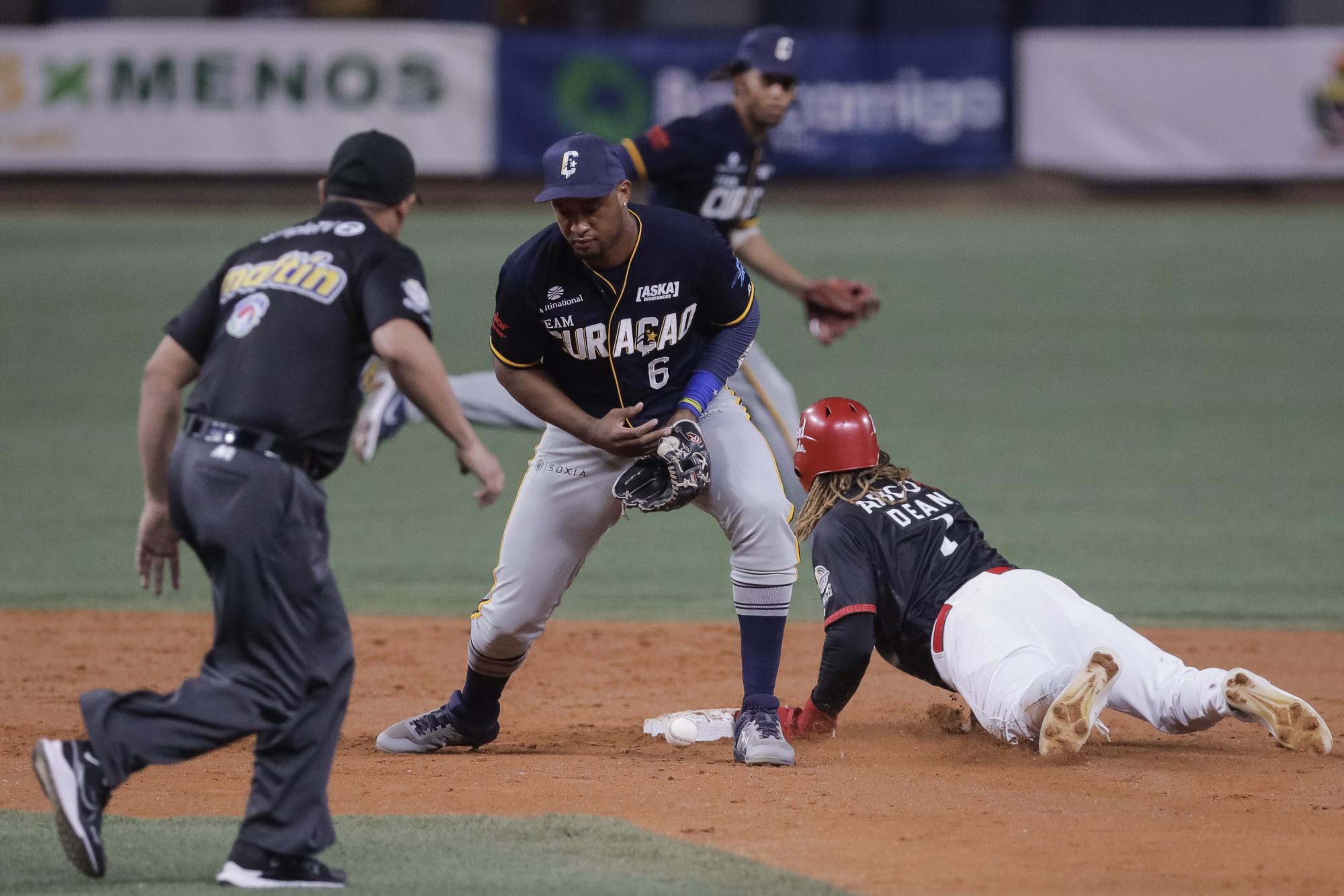 $!Cañeros es maniatado por Curazao y sufre su primera derrota de la Serie del Caribe