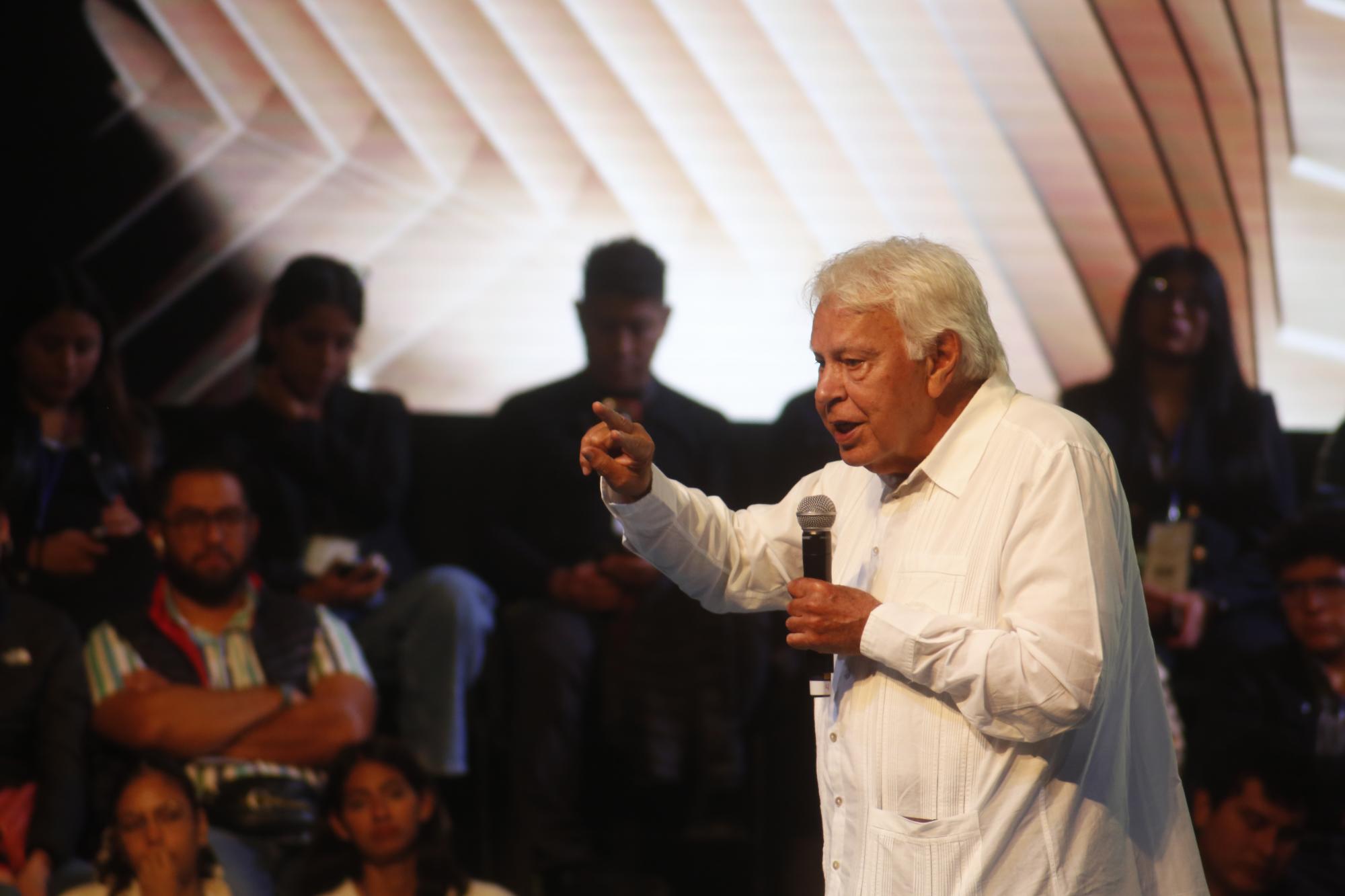 $!Frente al acceso a la tecnología, no hay que olvidar la condición humana, dice Felipe González