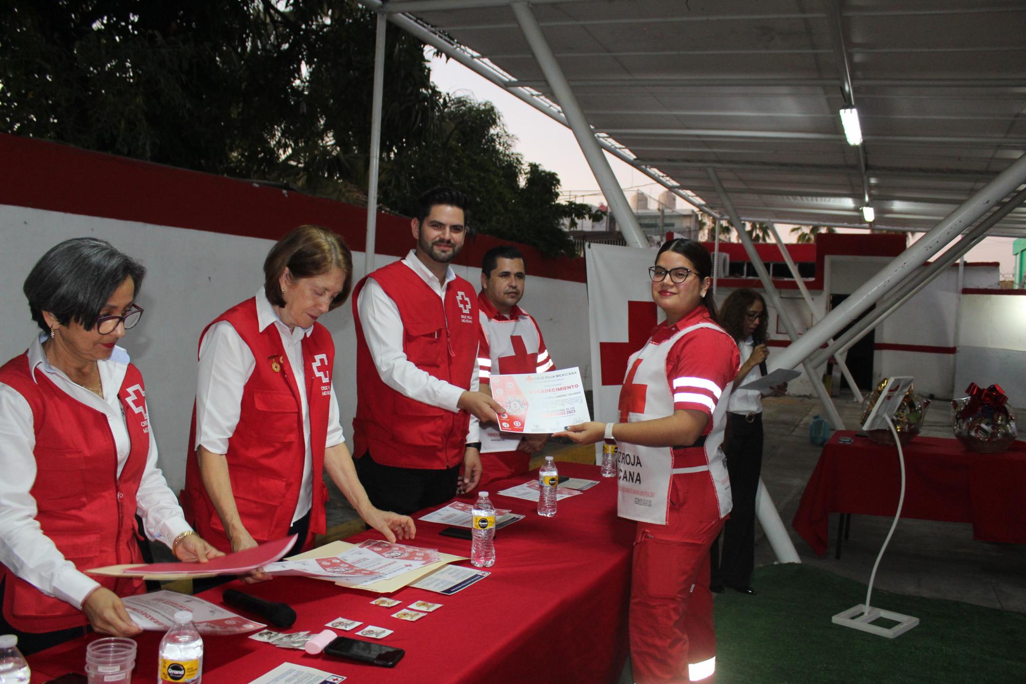 $!Cruz Roja Mazatlán entrega reconocimientos a voluntarios