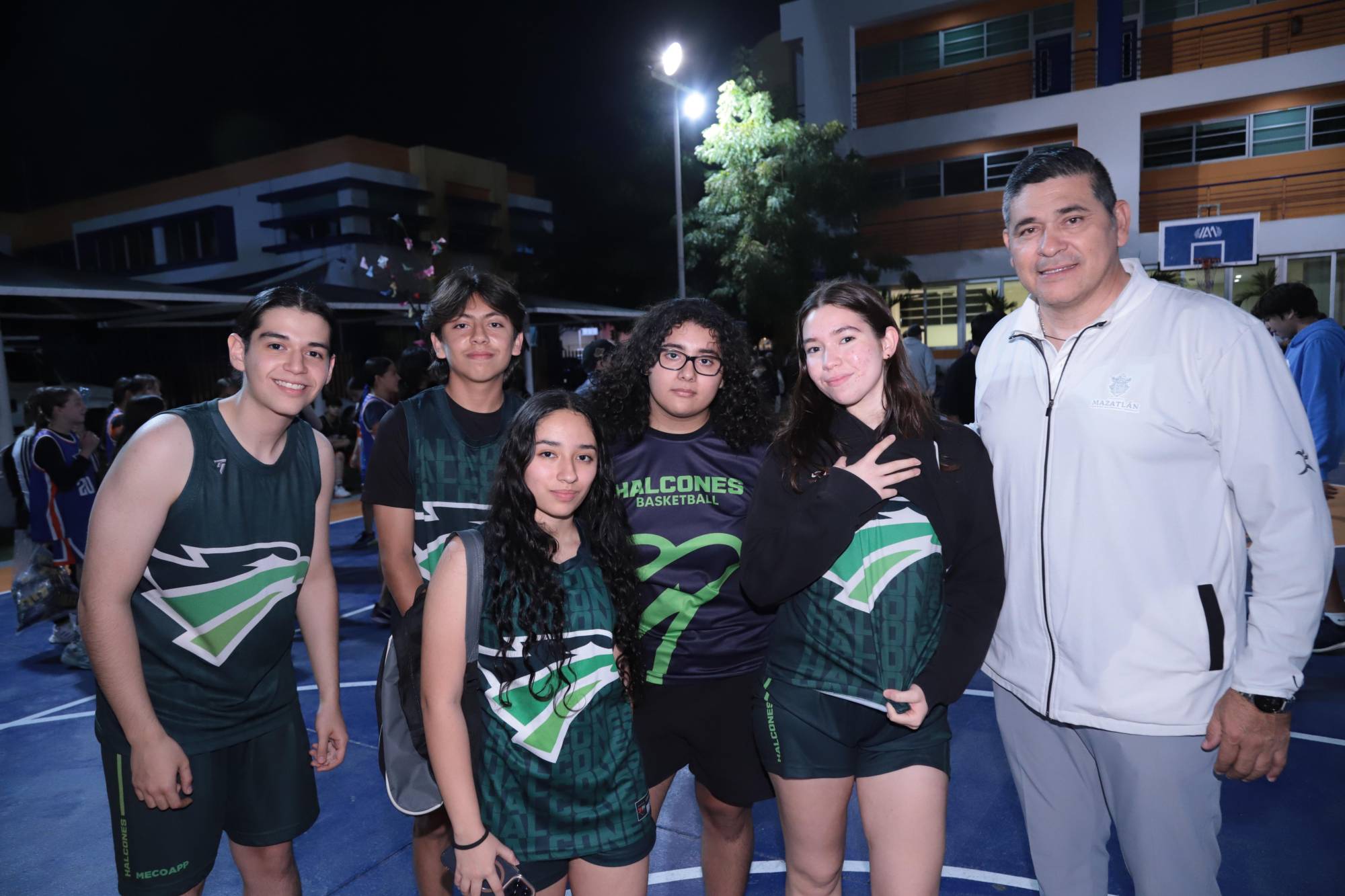 $!Víctor Sánchez, Gian Guerra, Itzul Aguirre, Gabriela Fierro, Gabriela López y José Ángel Vega.