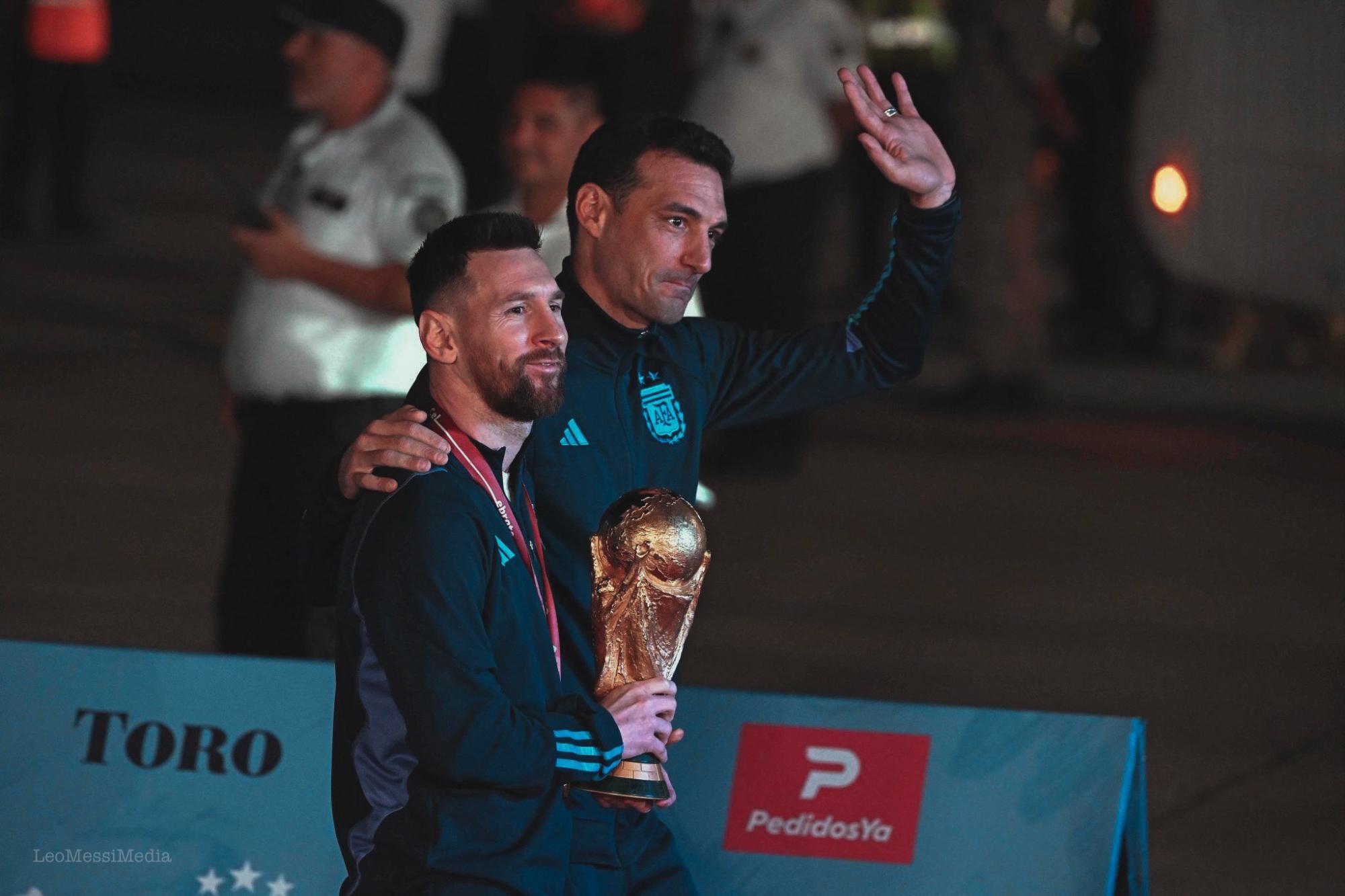 $!La Selección de Argentina llega a casa en medio de un multitudinario recibimiento