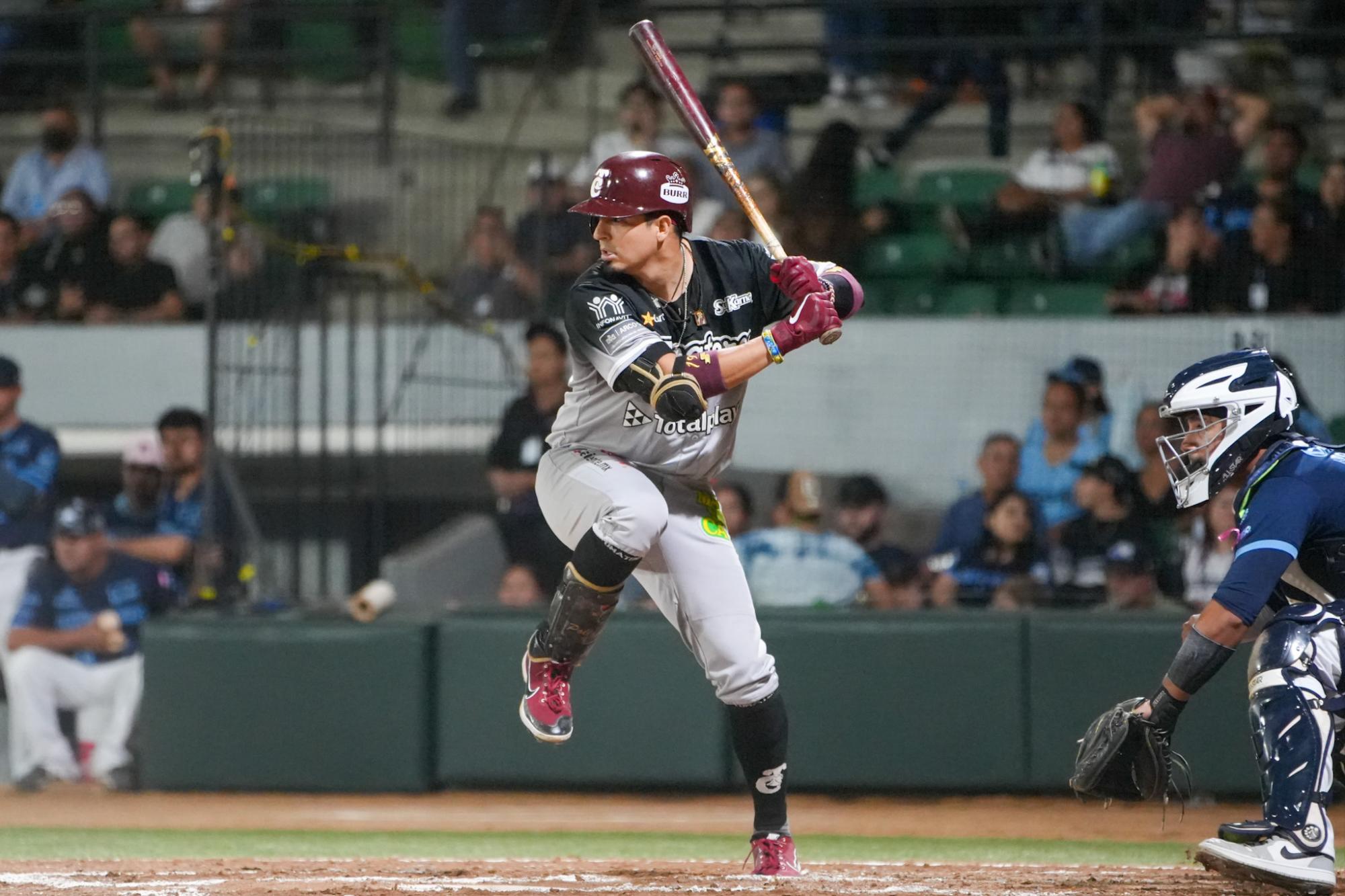 $!Tomateros y Venados sorprenden con intercambio de jugadores