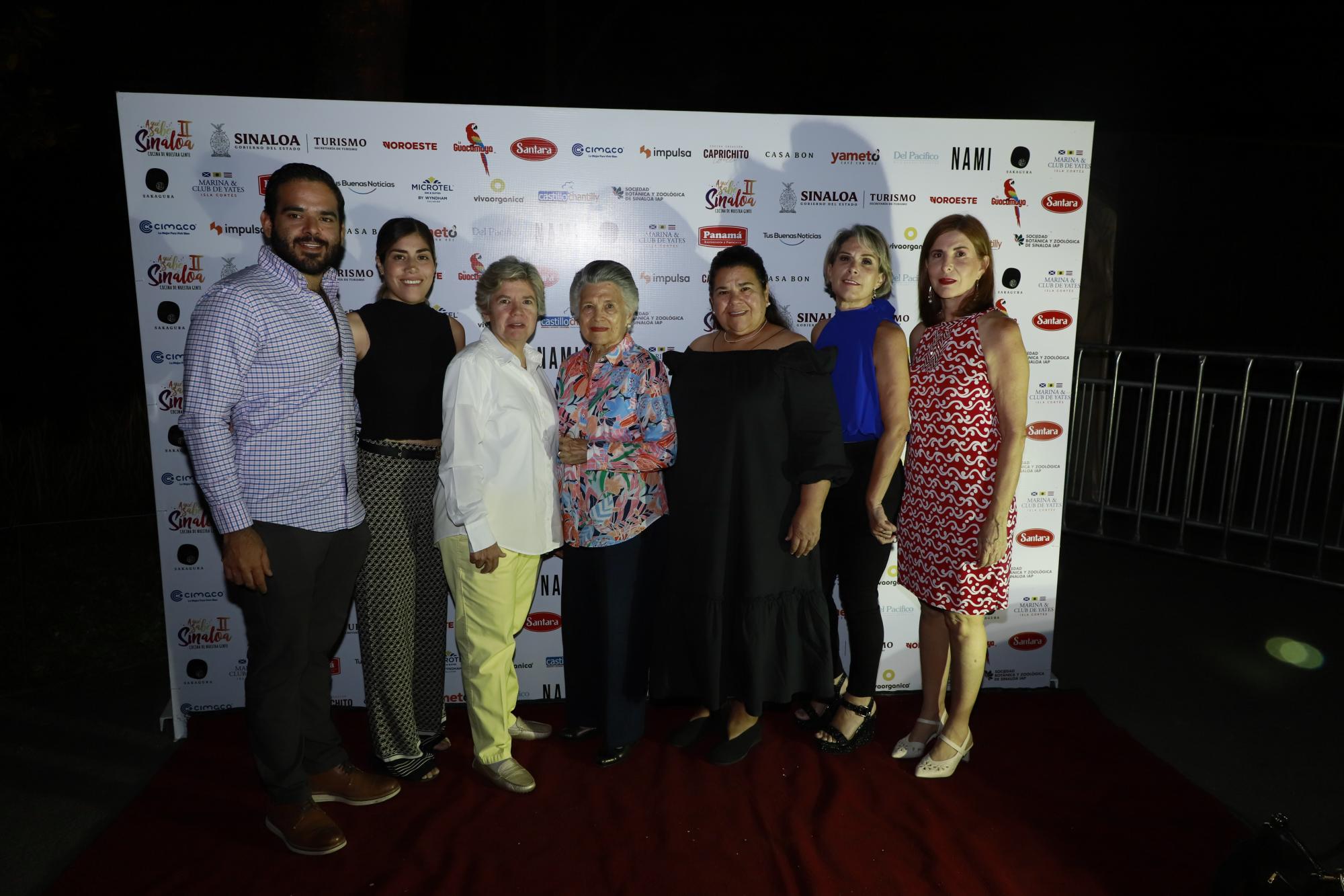 $!Arturo Quintana, Karen Moreno, Mónica Murillo, Pompy Rogers de Murillo, Gaby Puebla, Karina Padilla y Patricia Murillo.
