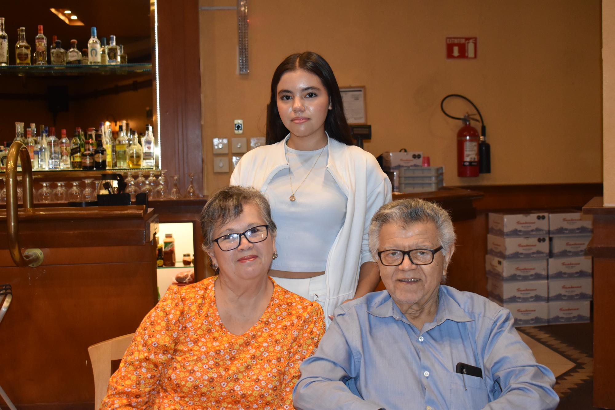 $!Ximena Camacho Ochoa, Norma Alicia Ochoa López y Miguel Ángel Camacho Arredondo.