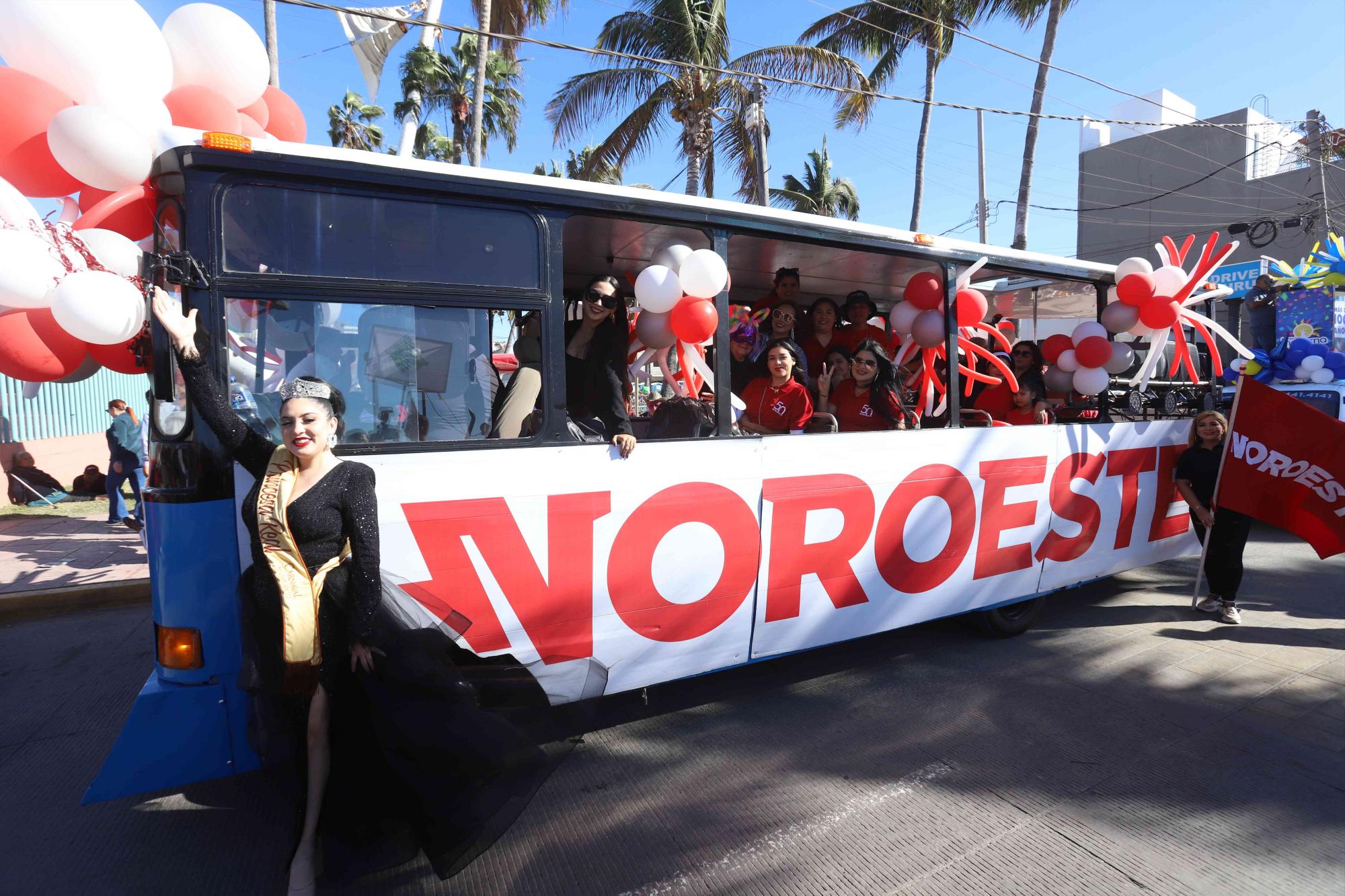 $!Datemex fue parte del primer desfile con su Guagua.
