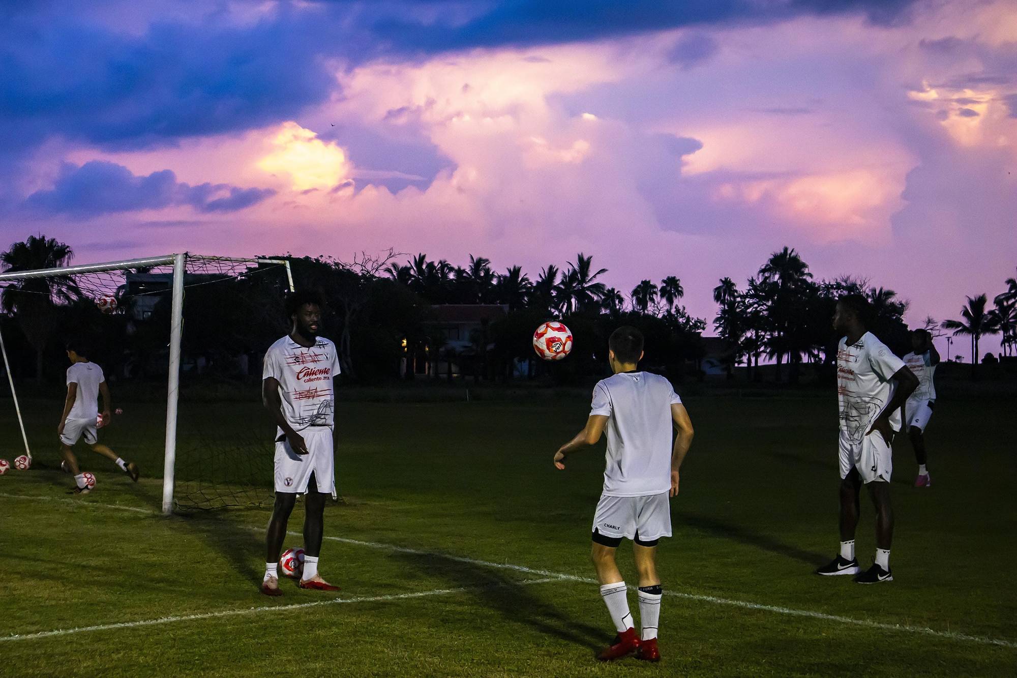 $!Xolos aterrizan en Mazatlán listos para enfrentar a los Cañoneros