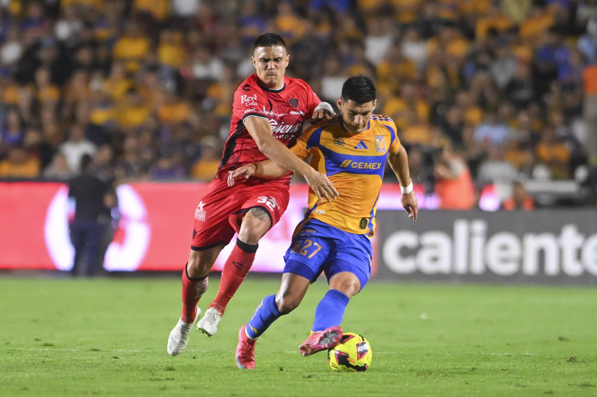 $!Golazo de Ozziel Herrera le da el triunfo a Tigres sobre Atlas