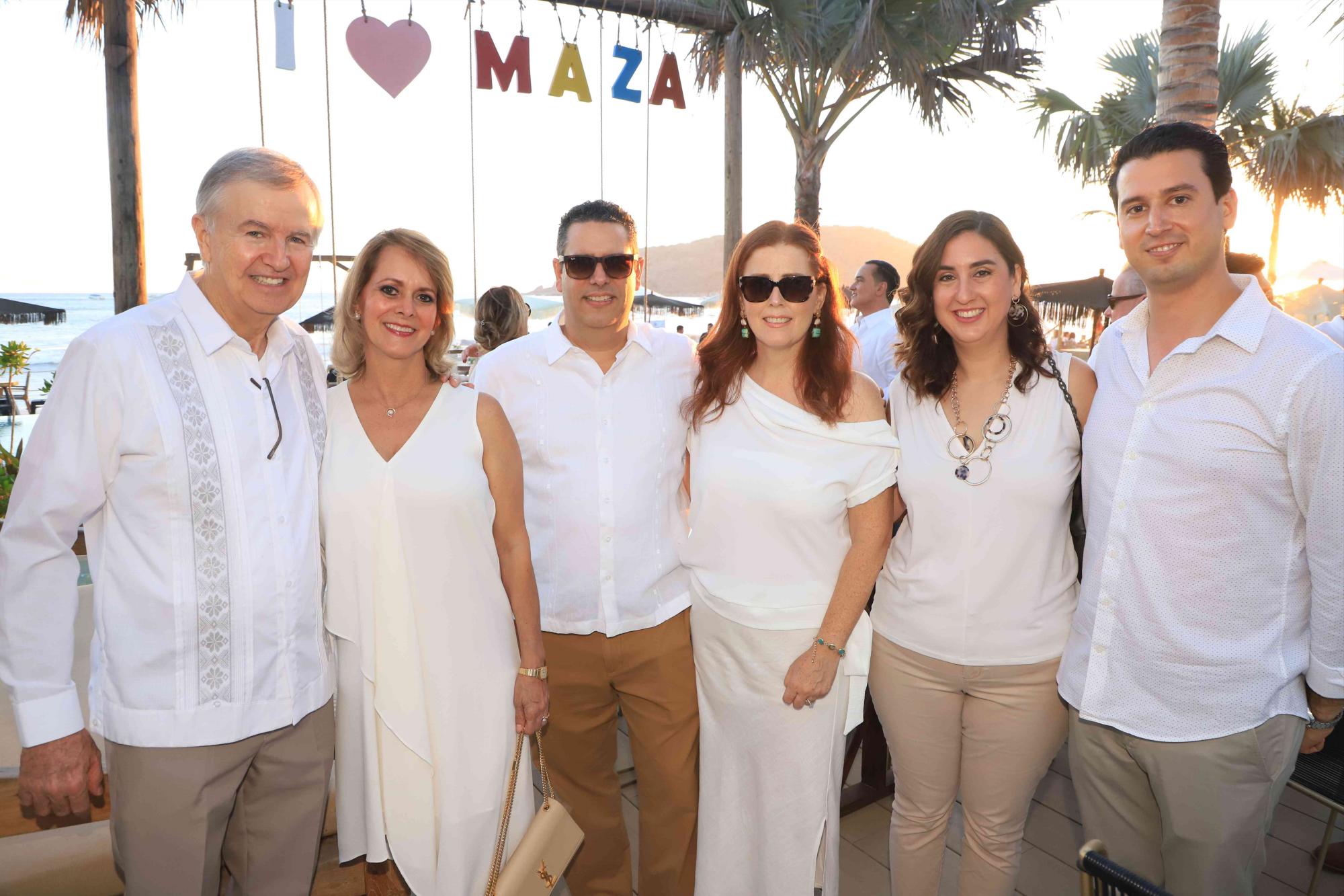$!Rodolfo Madero, Angélica Martín de Madero, Genaro García, Elizabeth de García, Paulina y Andrés Pérez Gavilanez.