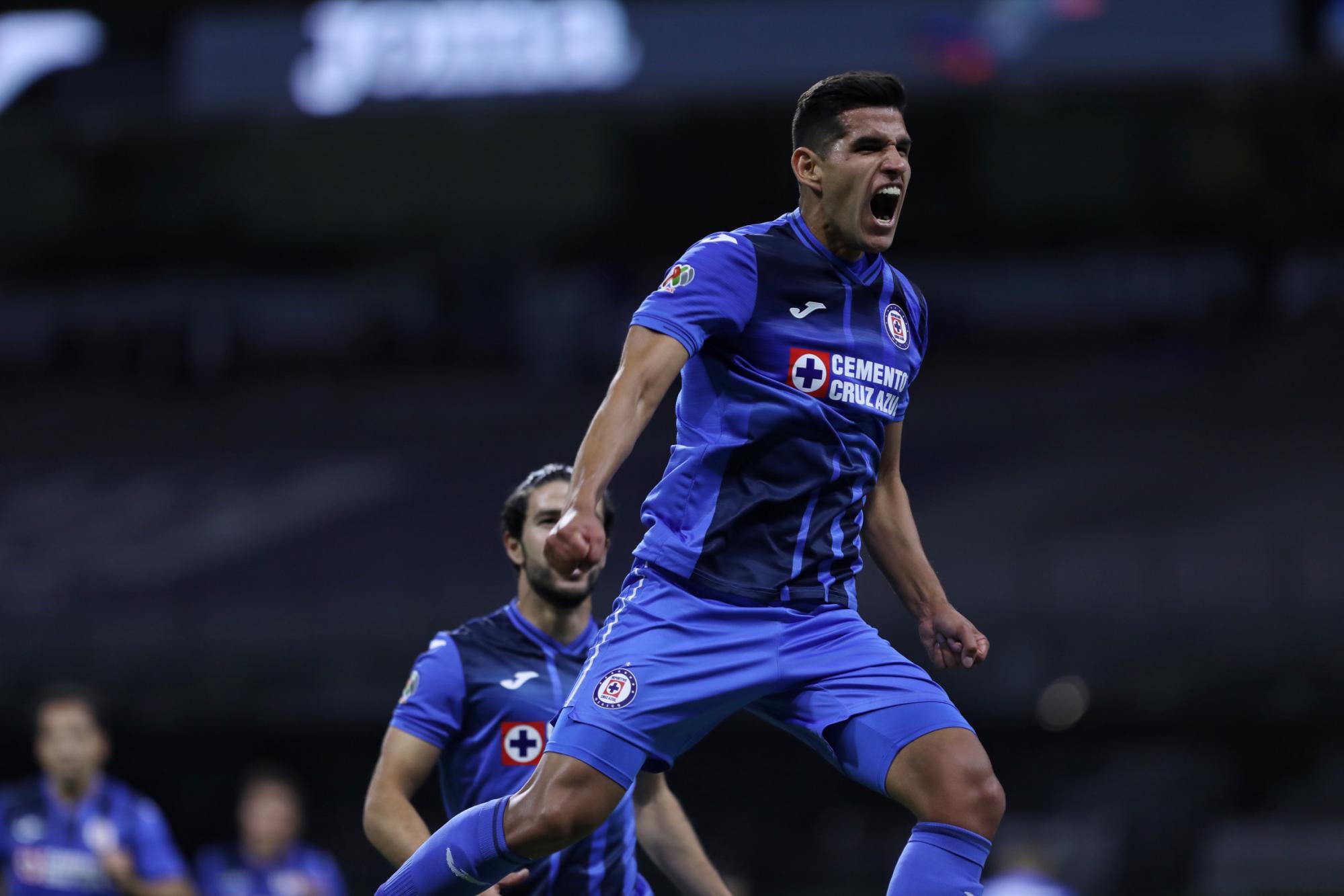 $!Cruz Azul vence a Pumas 2-1 en el Estadio Azteca y sale de su mala racha en Liga MX