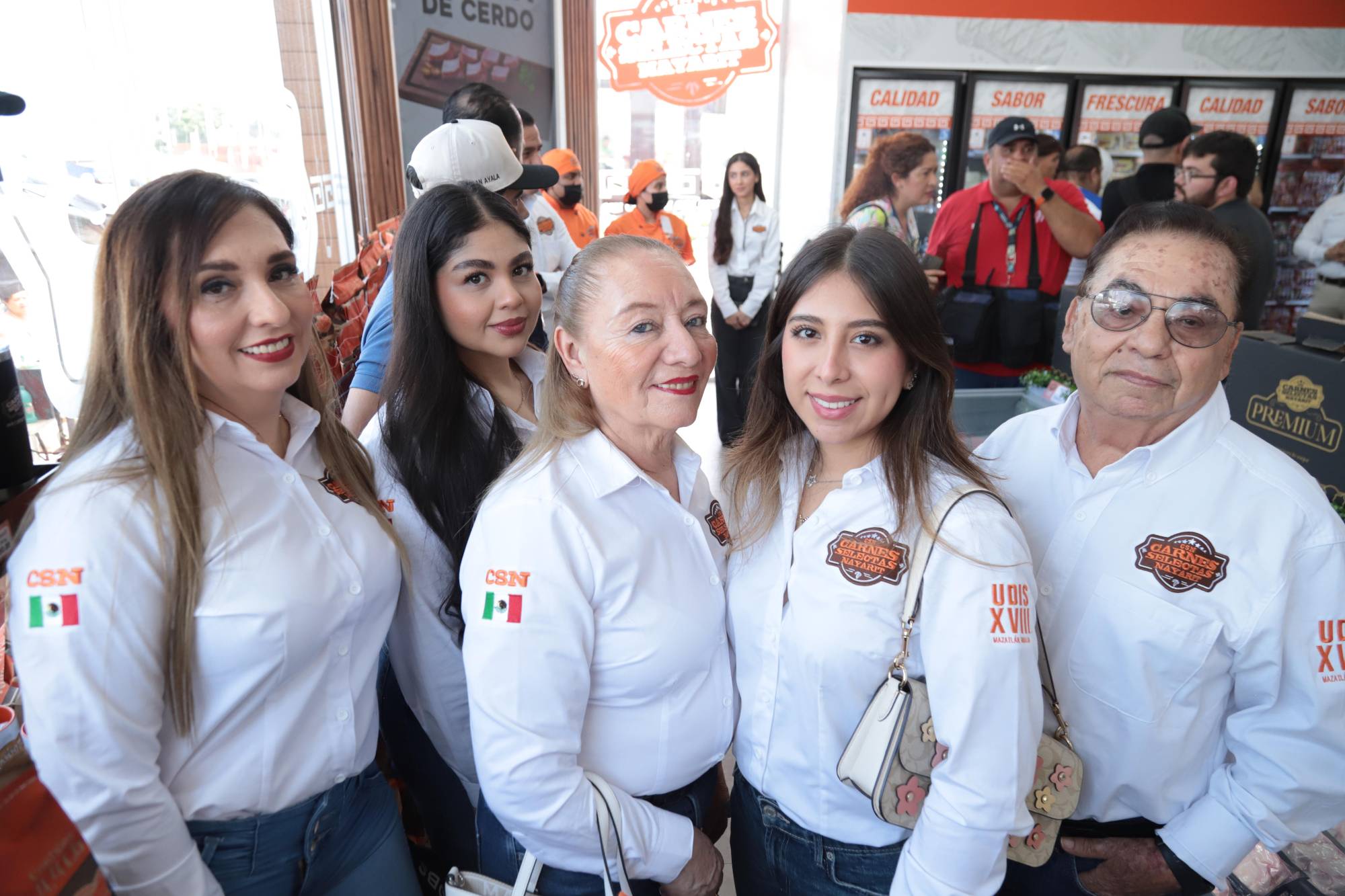 $!Leticia Meza, Joselin Meza, Manuela Polanco, Sherlyn Meza y Ramón Meza.