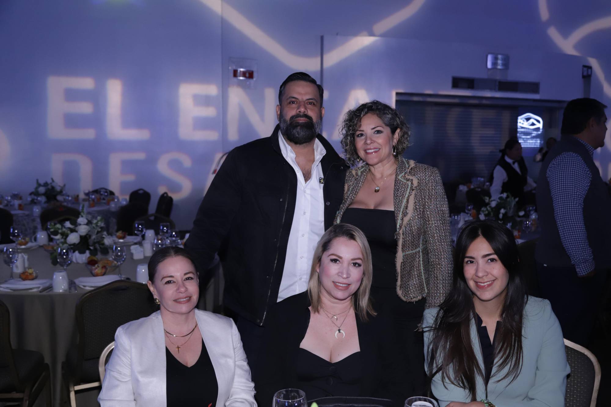 $!Leonardo Osuna, Edna Zamudio, Melissa Coronado, Cindy Ulivarría y Verenice Andrade.