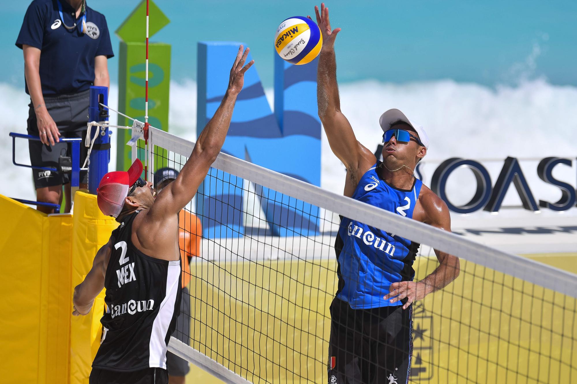 $!Mexicanos arrancan con derrotas el Tour Mundial de Voleibol de Playa en Cancún