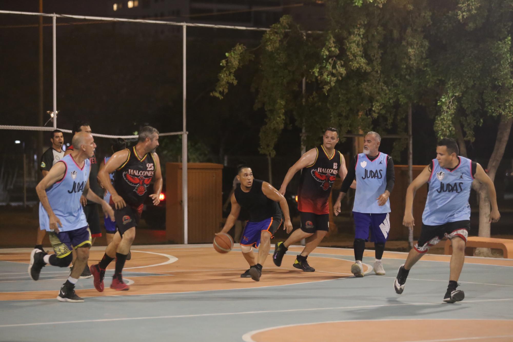 $!Mantiene Dugasa la inercia del campeonato en el Torneo Veteranos