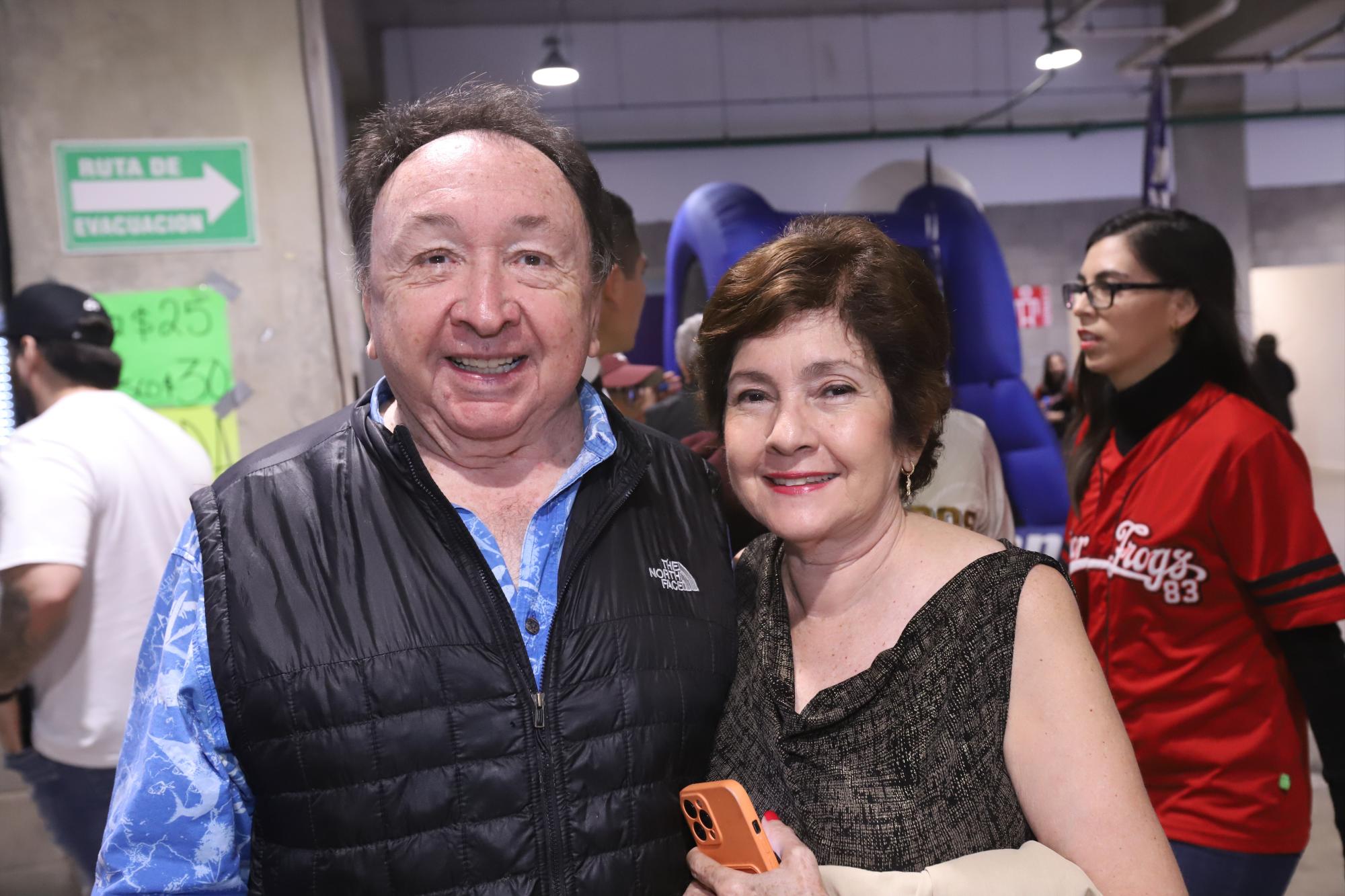 $!Alfredo Ruelas y Lorena de Ruelas.