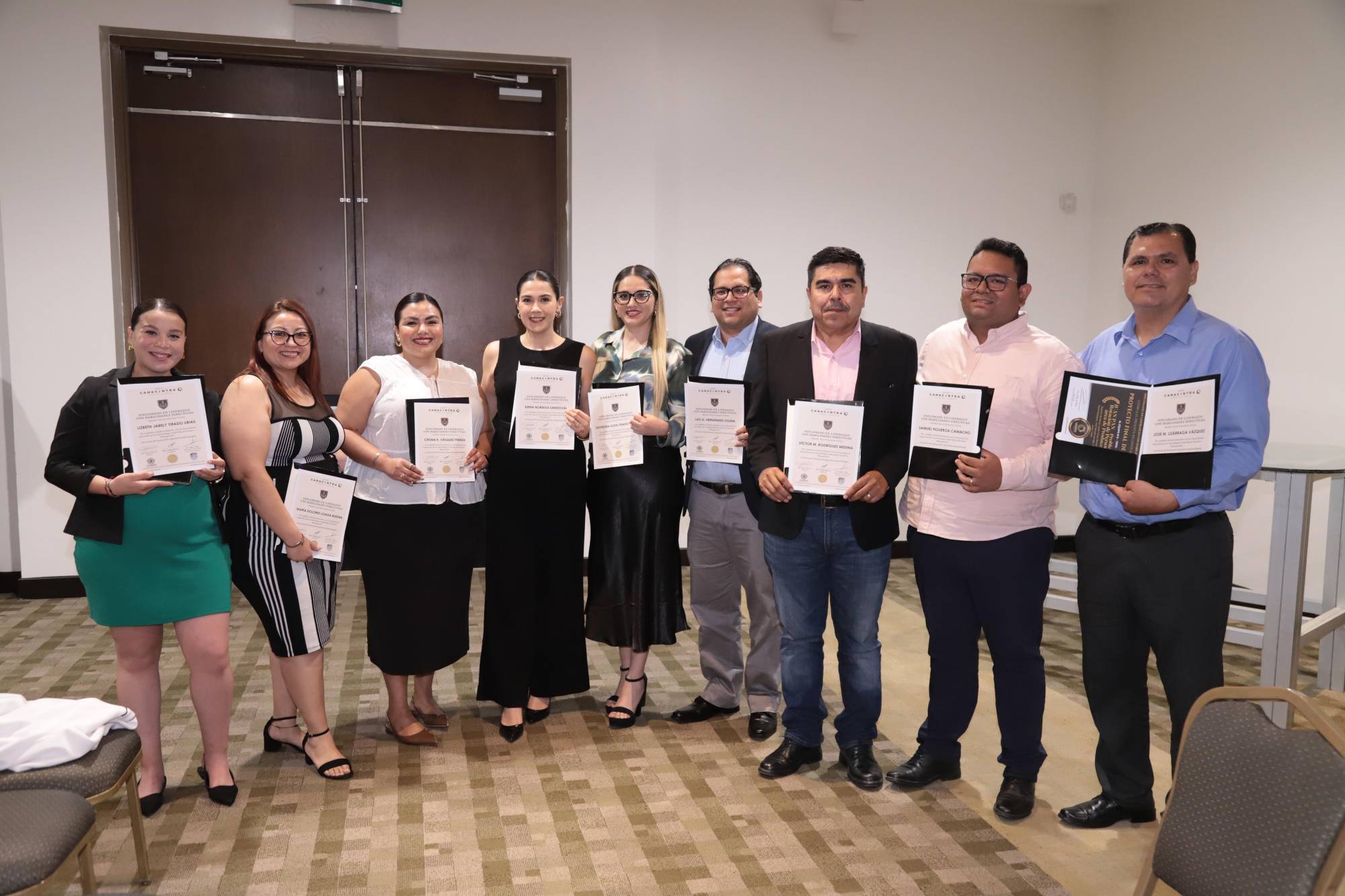 $!Lizbeth Tirado, María Loaiza, Crisna Vázquez, Kenia Noriega, Georgina Tirado, Luis Hernández, Víctor Rodríguez, Samuel Figueroa y José Lizárraga.