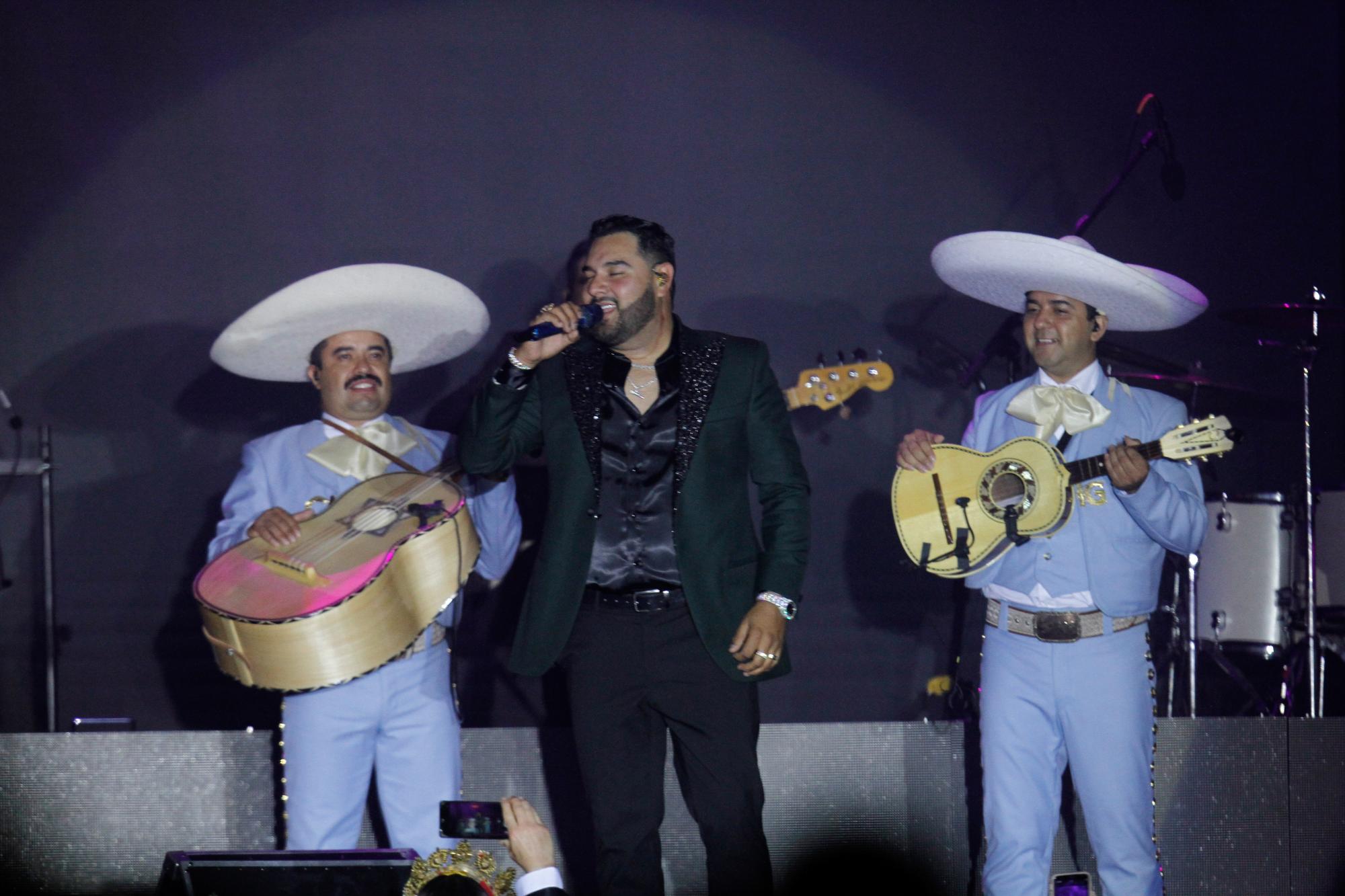 $!El Mariachi CHG puso ambiente en la fiesta carnavalera.