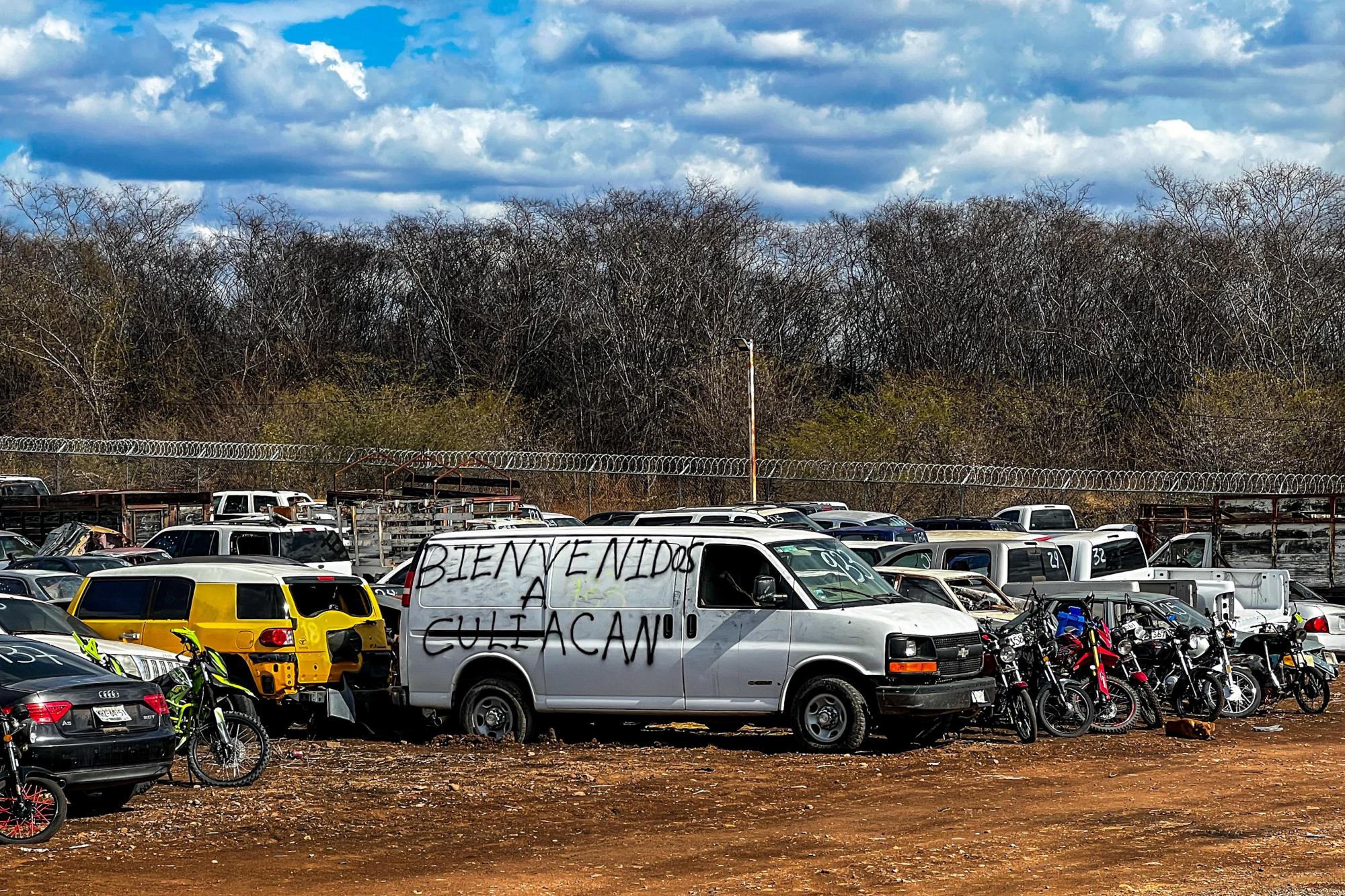 $!Entre autos baleados y mensajes crípticos yace la memoria de la guerra en Sinaloa