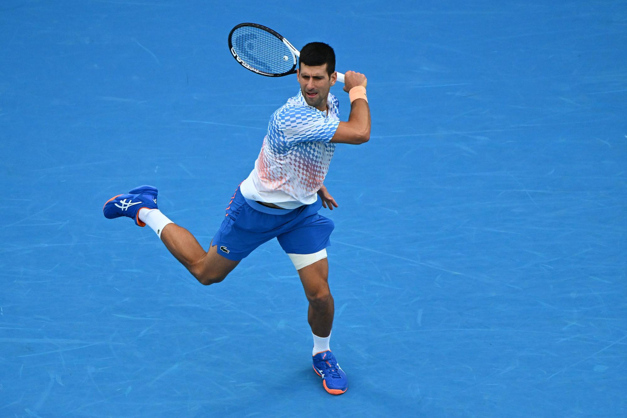 $!Djokovic resiste a Dimitrov y avanza en Australia