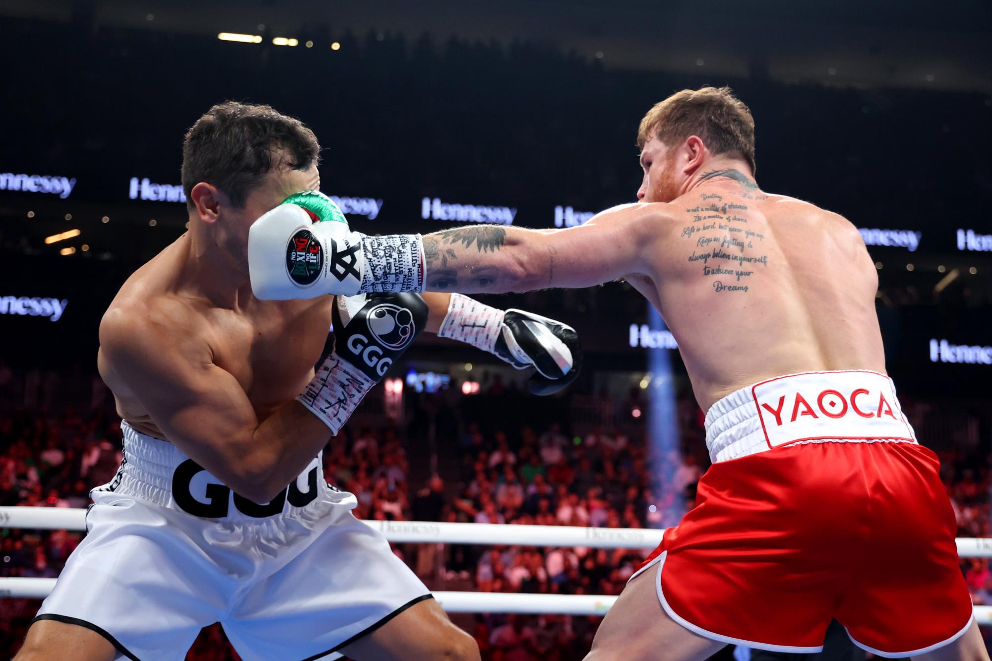 $!Canelo Álvarez gana por decisión unánime a un inofensivo Golovkin