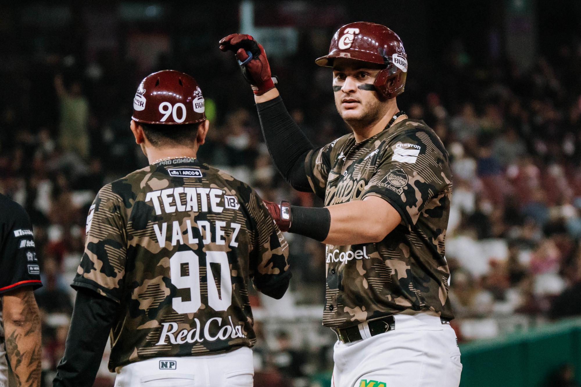 $!Tomateros asegura playoffs con noche explosiva de Andrés Álvarez