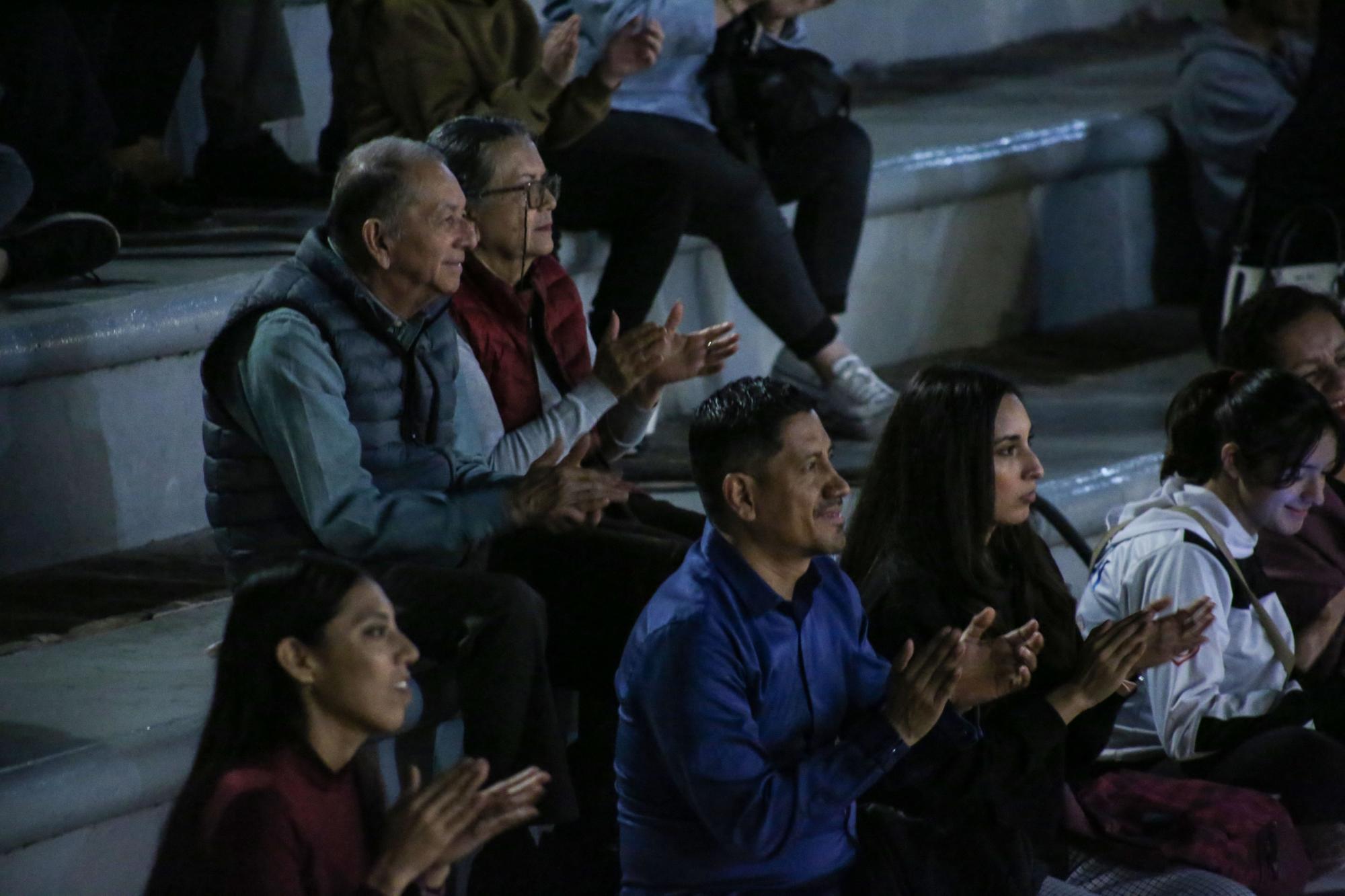 $!Viven noche de jazz y ritmos latinos, en el ágora del Isic