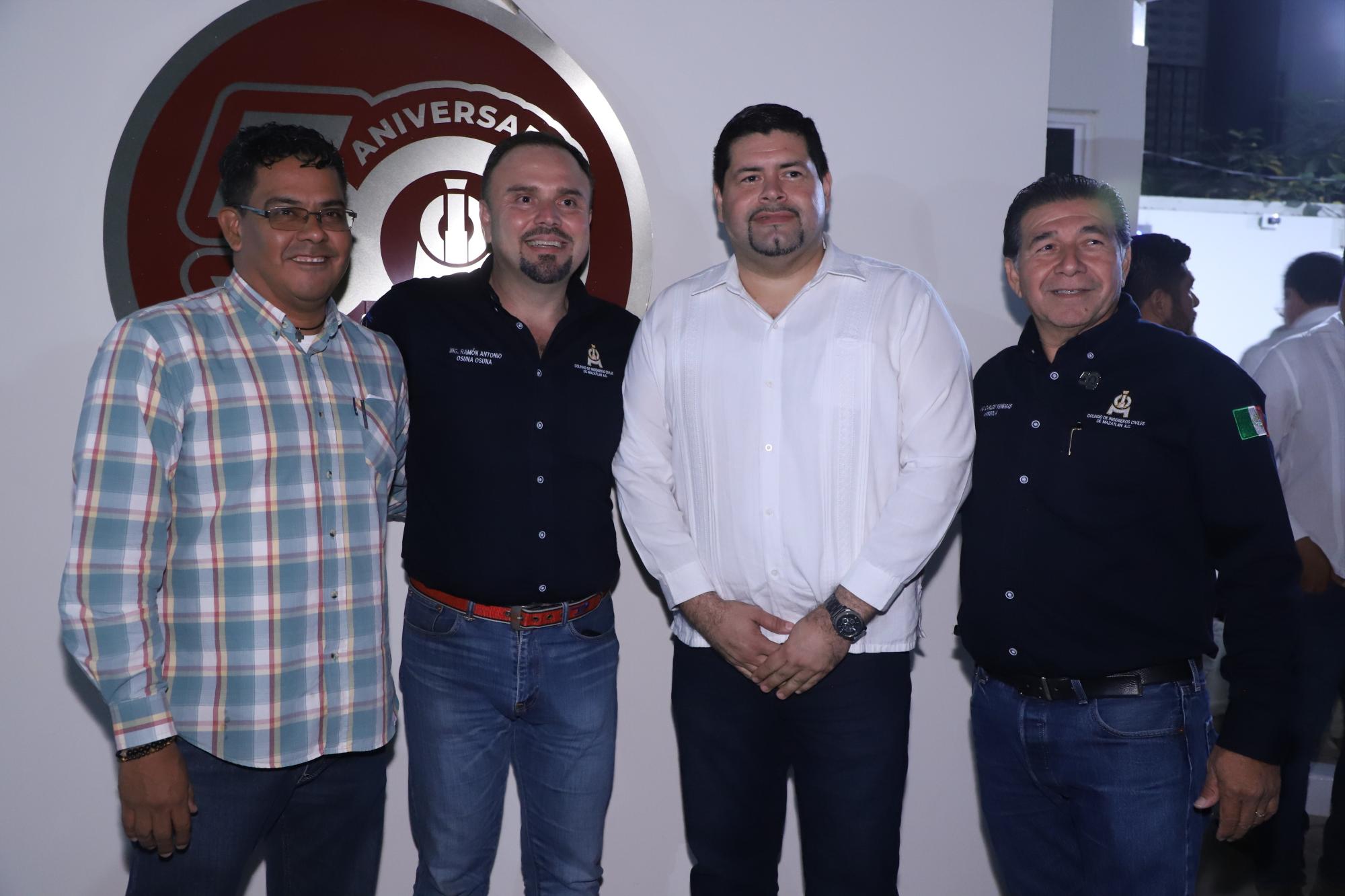 $!Develación de placa por el 50 aniversario del Colegio de Ingenieros Civiles de Mazatlán A. C.