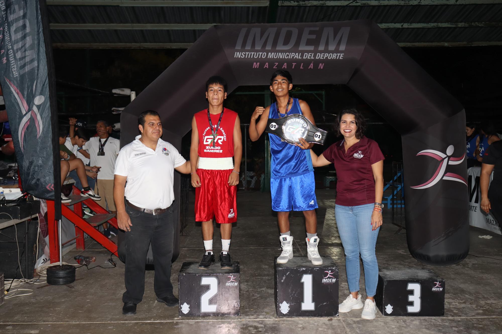 $!Cierra el Torneo de Boxeo ‘Zurdo’ Ramírez con poder mazatleco, en el Info Playas