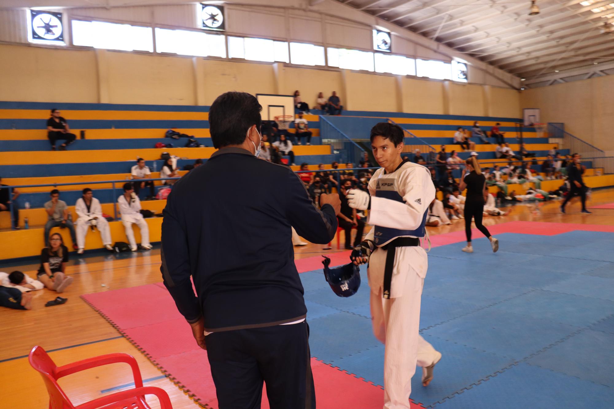 $!Taekwondoínes de la UAS se embolsan seis boletos para la Universiada Nacional
