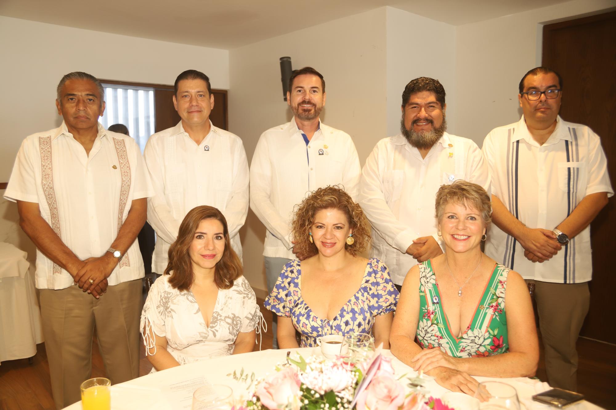 $!Jaime Alfaro, Mario González, Sergio Rojas, Ezequiel Ojeda, David Guevara, Carolina Quezada, Denise Flores y Courtenay Frisch.