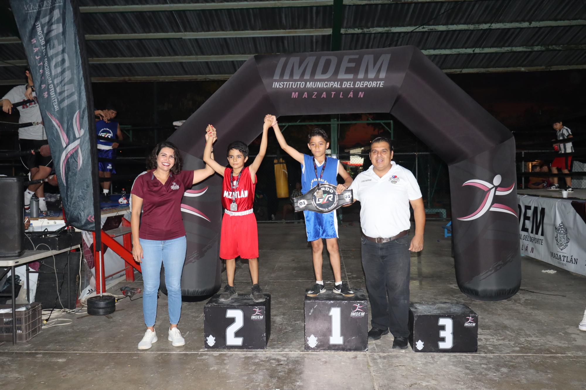 $!Cierra el Torneo de Boxeo ‘Zurdo’ Ramírez con poder mazatleco, en el Info Playas
