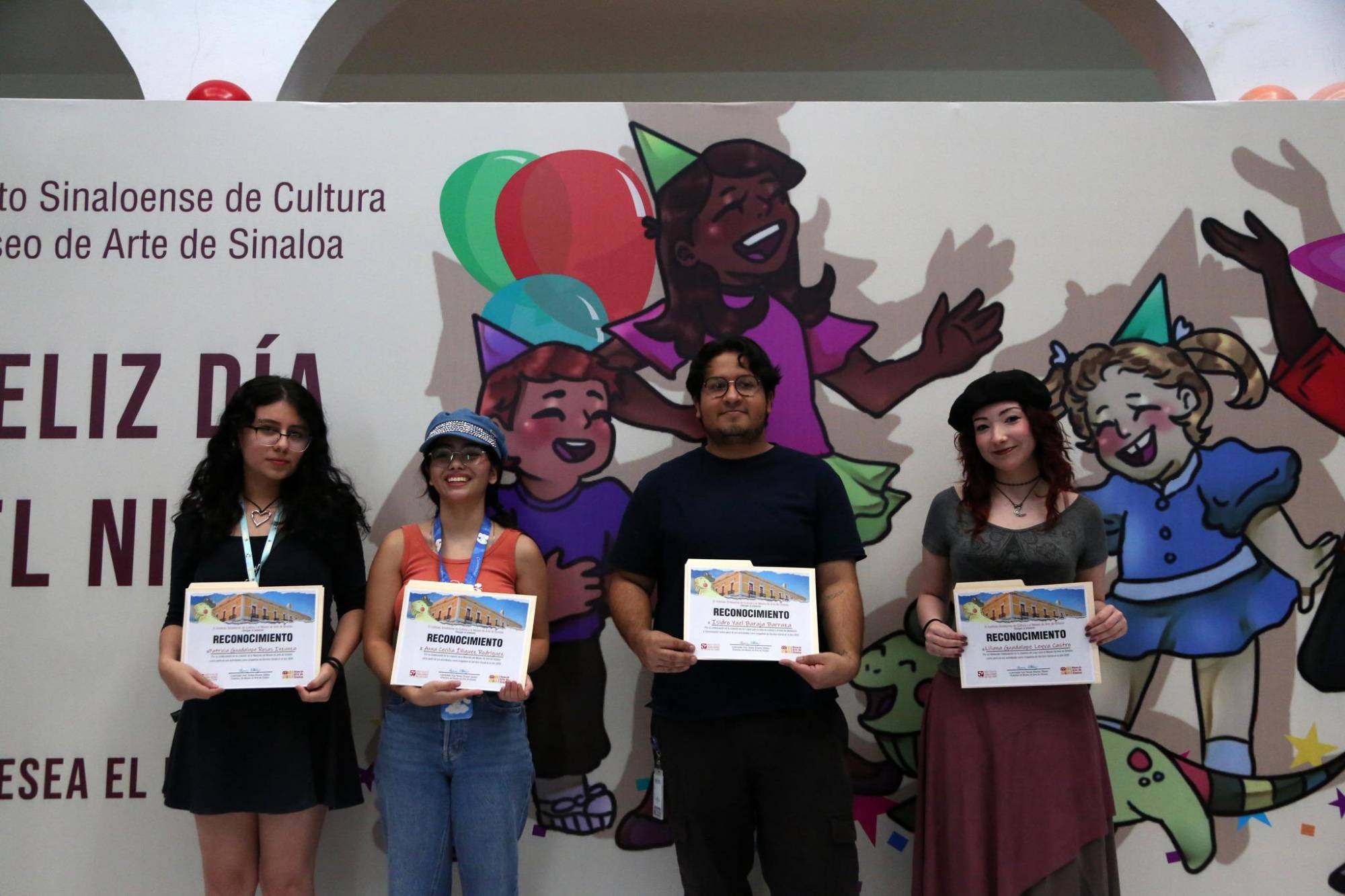 $!Anna Cecilia Íñiguez, Patricia Rosas, Isidro Barajas Barraza y Liliana Leyva Castro recibieron reconocimiento.