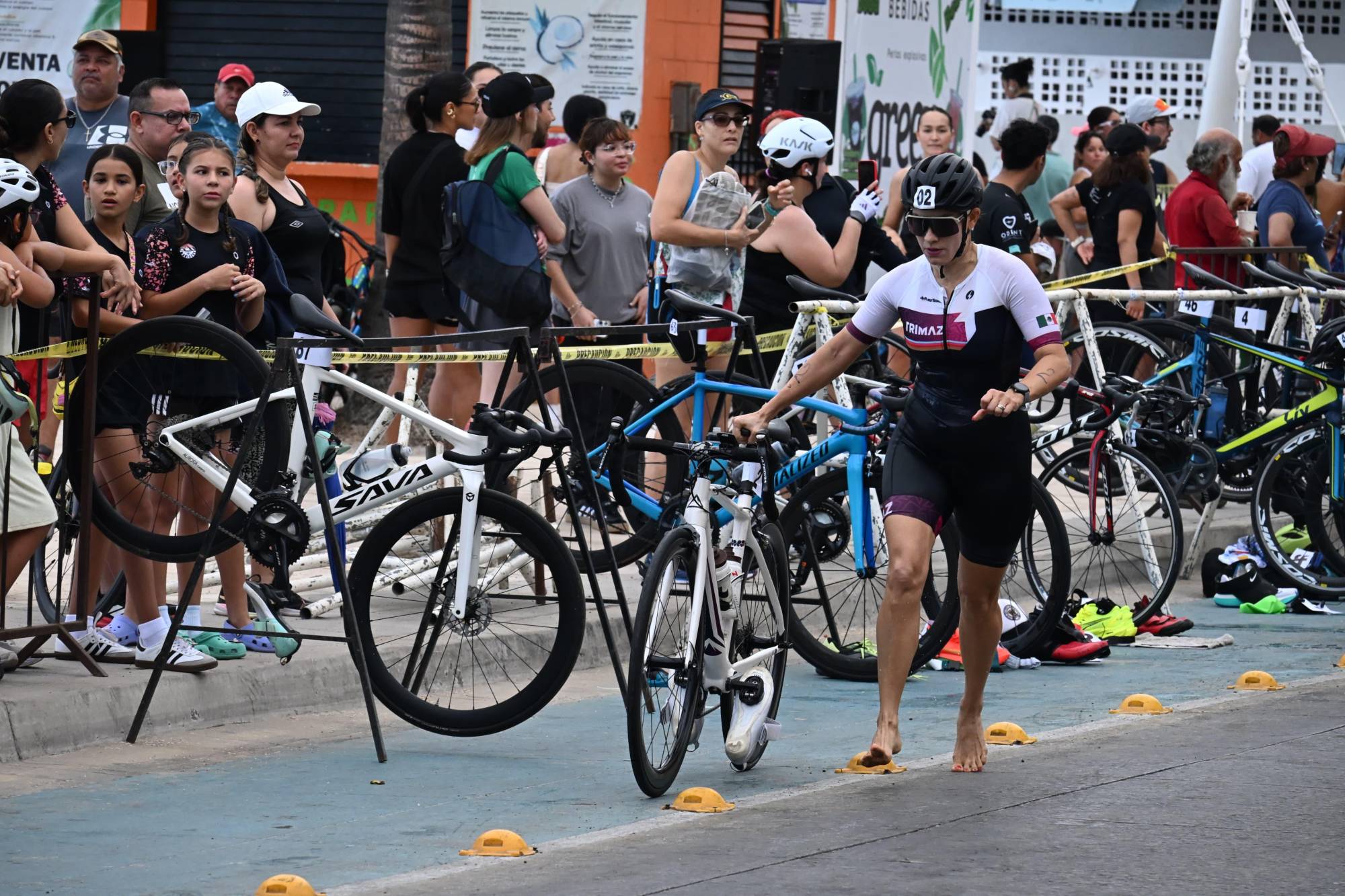 $!José Luis Zazueta y Antonella Guzmán triunfan en el Triatlón Trimaz 2025