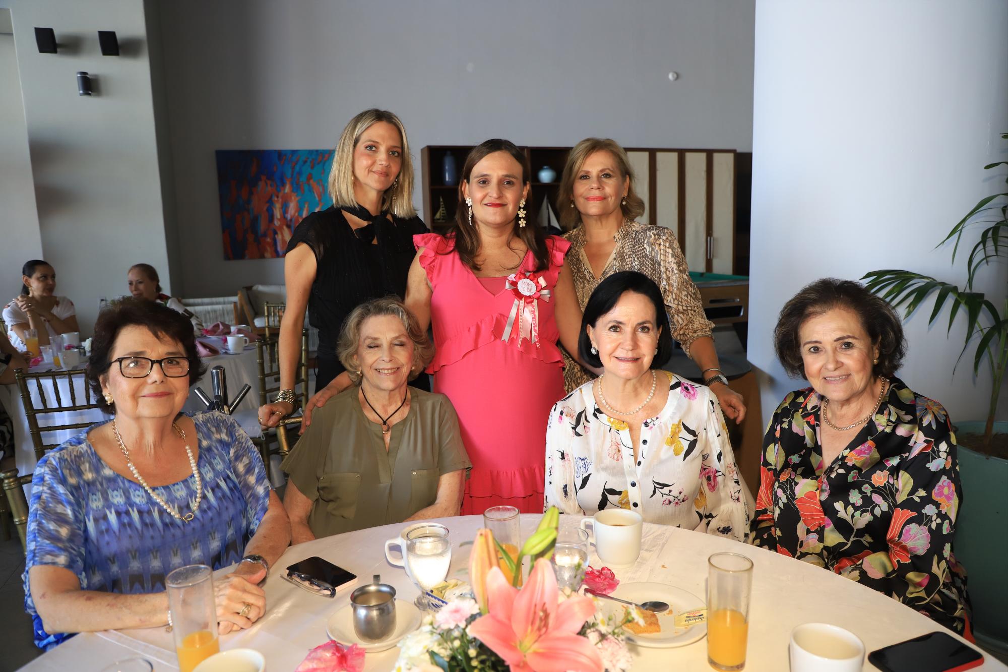 $!Ali Becerra, Veny López Arregui de Kelly, Luisa de Cima de Becerra, Blanca Isabel López de Collard, Guillermina Torre de Fárber y Gloria de la Vega de López Arregui.