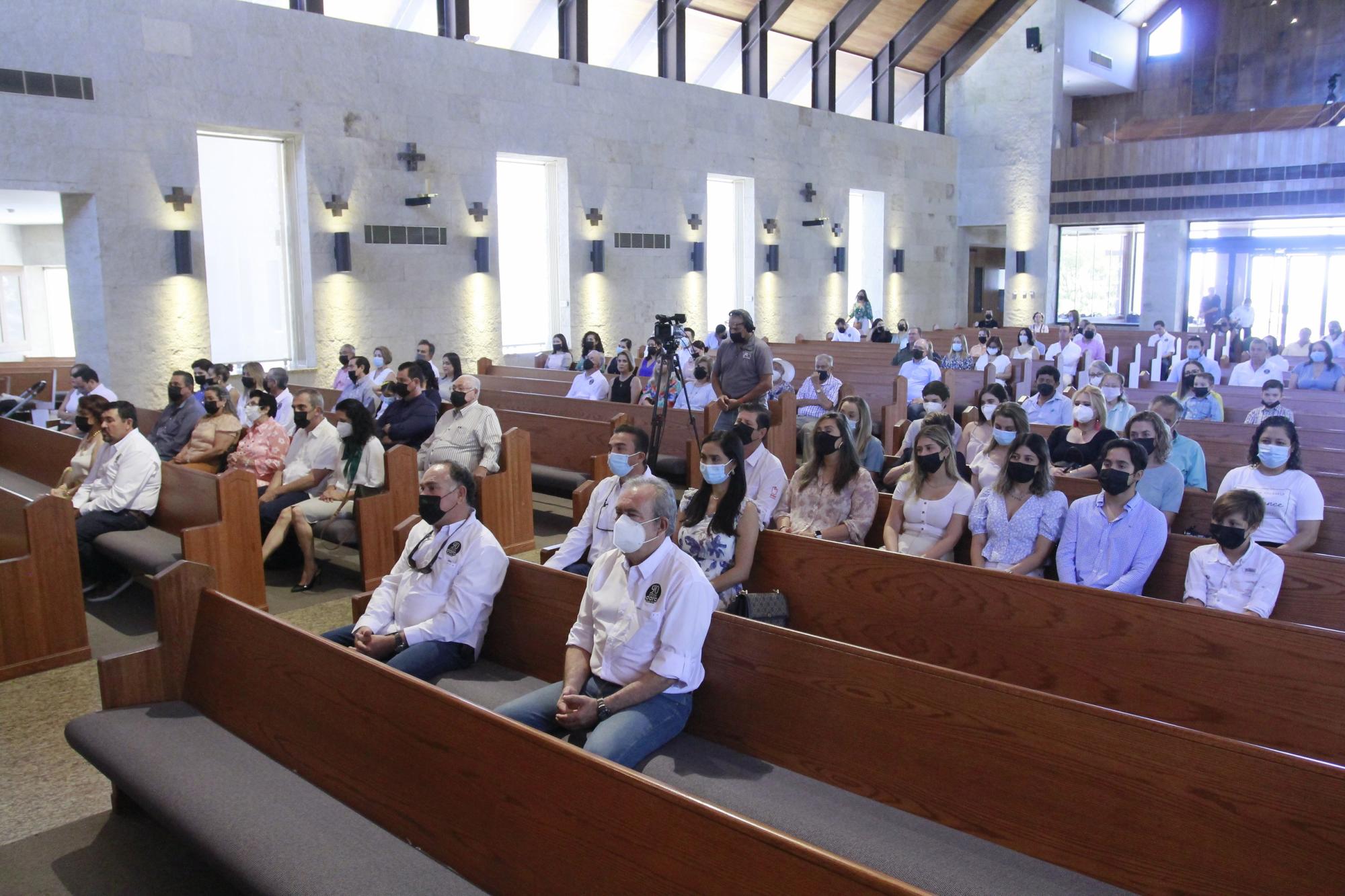 $!Agricultores y sus familias acudieron a la misa de agradecimiento.