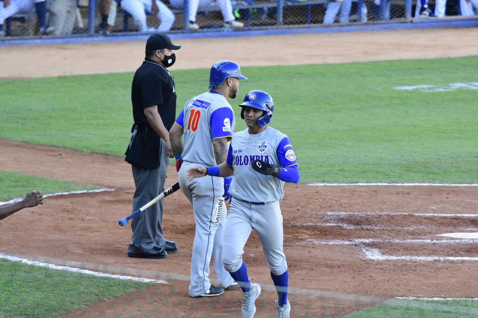 $!Caimanes de Colombia hunde a Navegantes de Venezuela en la Serie del Caribe