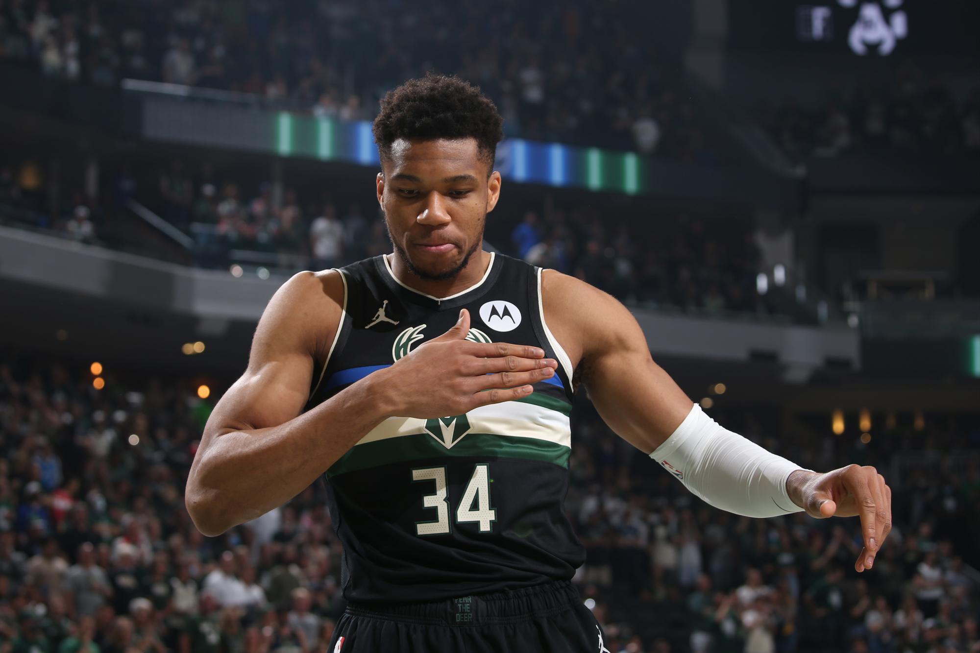 $!Milwaukee Bucks dominó a Brooklyn Nets y forzó el Partido 7