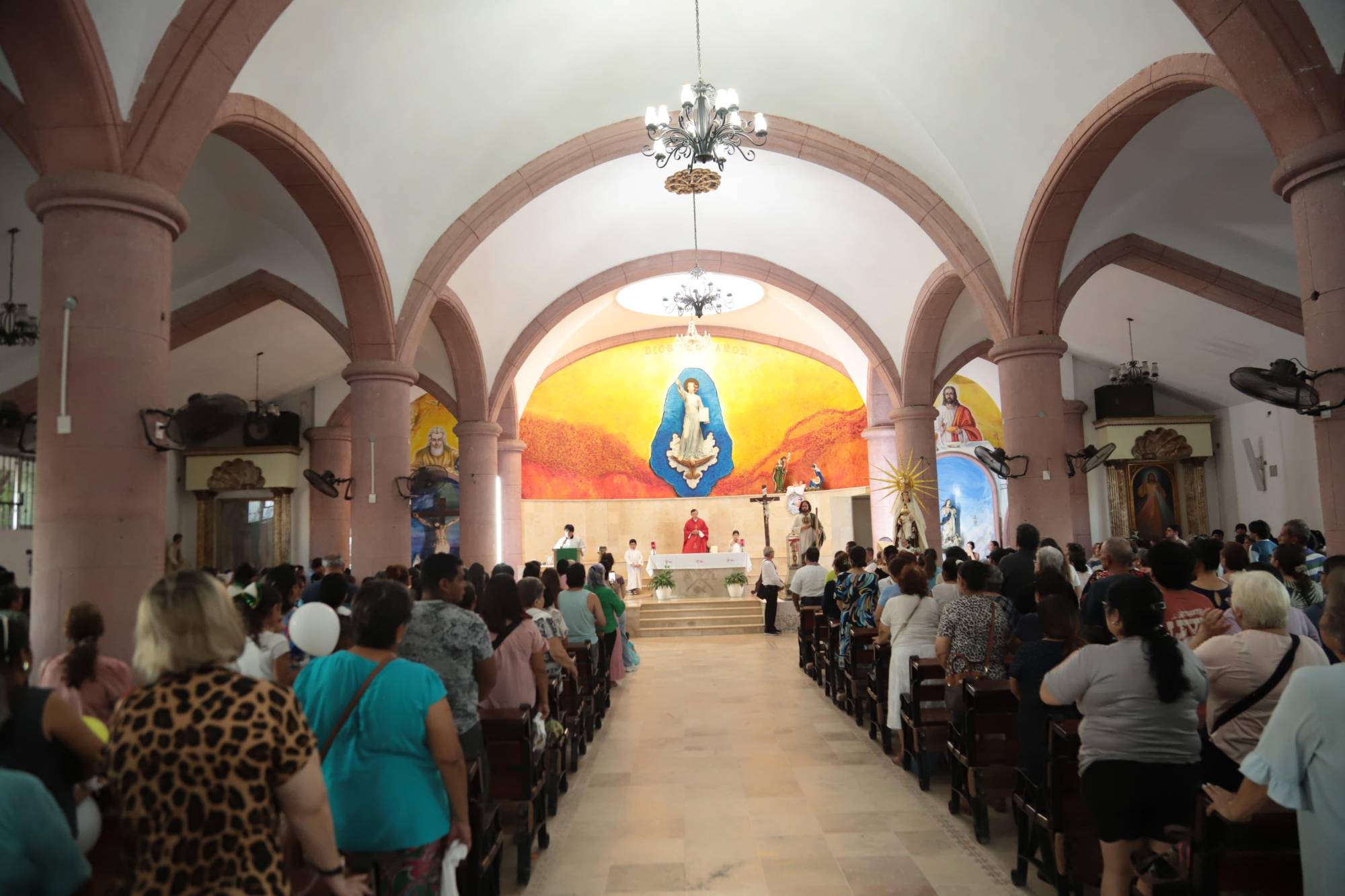 $!Piden a la reliquia de San Judas Tadeo por la paz en Mazatlán